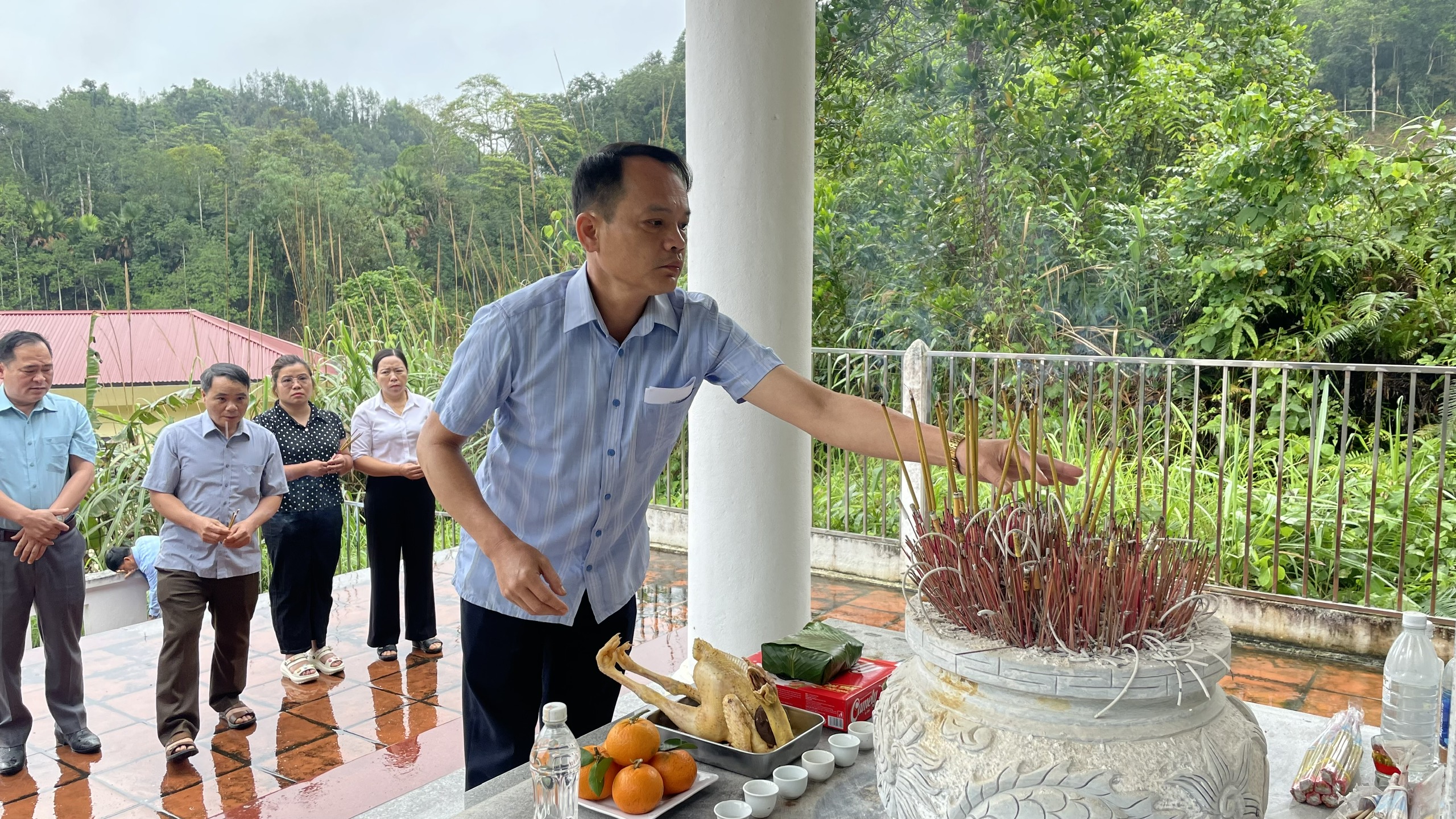 Anh-tin-bai
