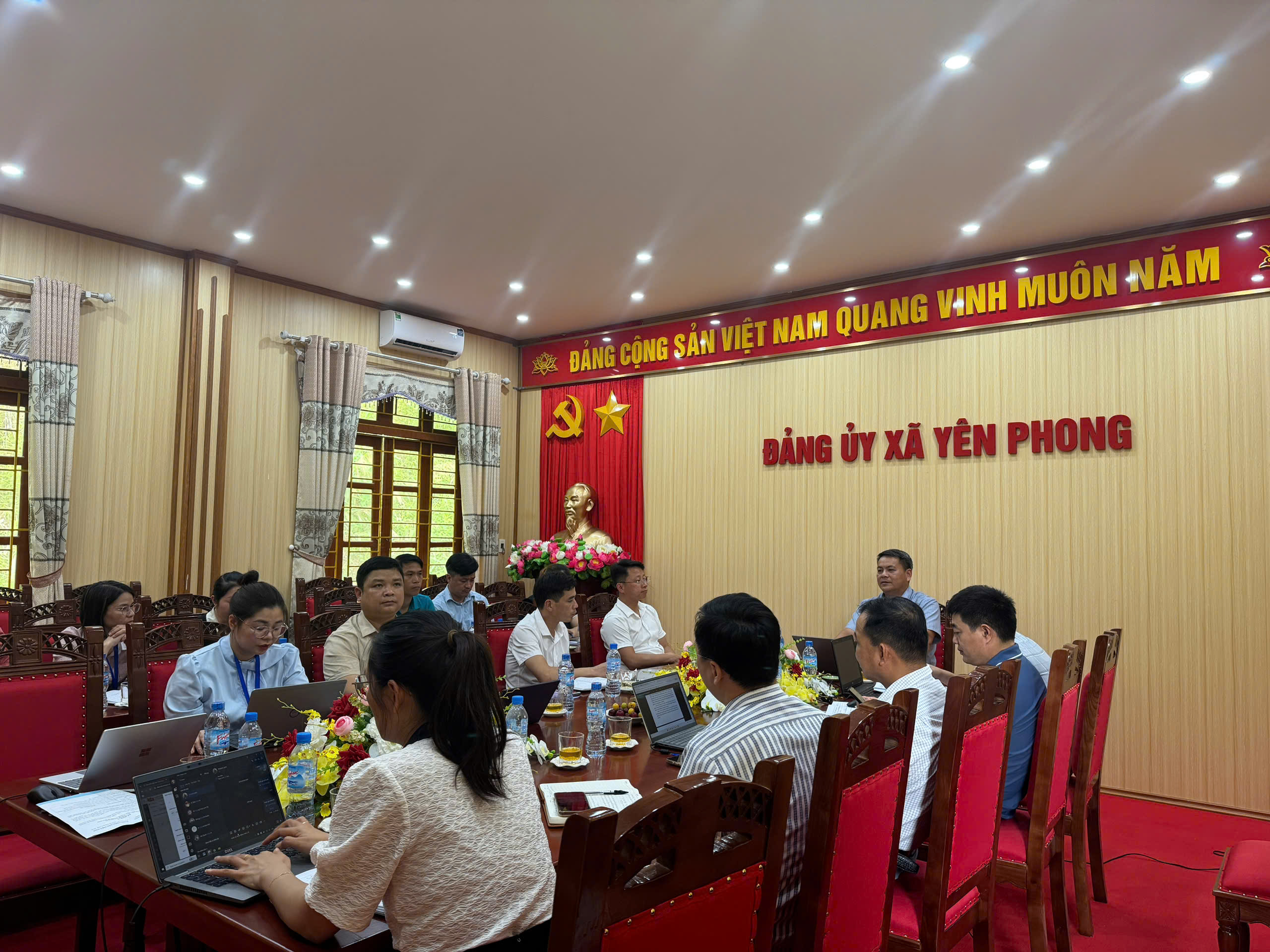 Anh-tin-bai