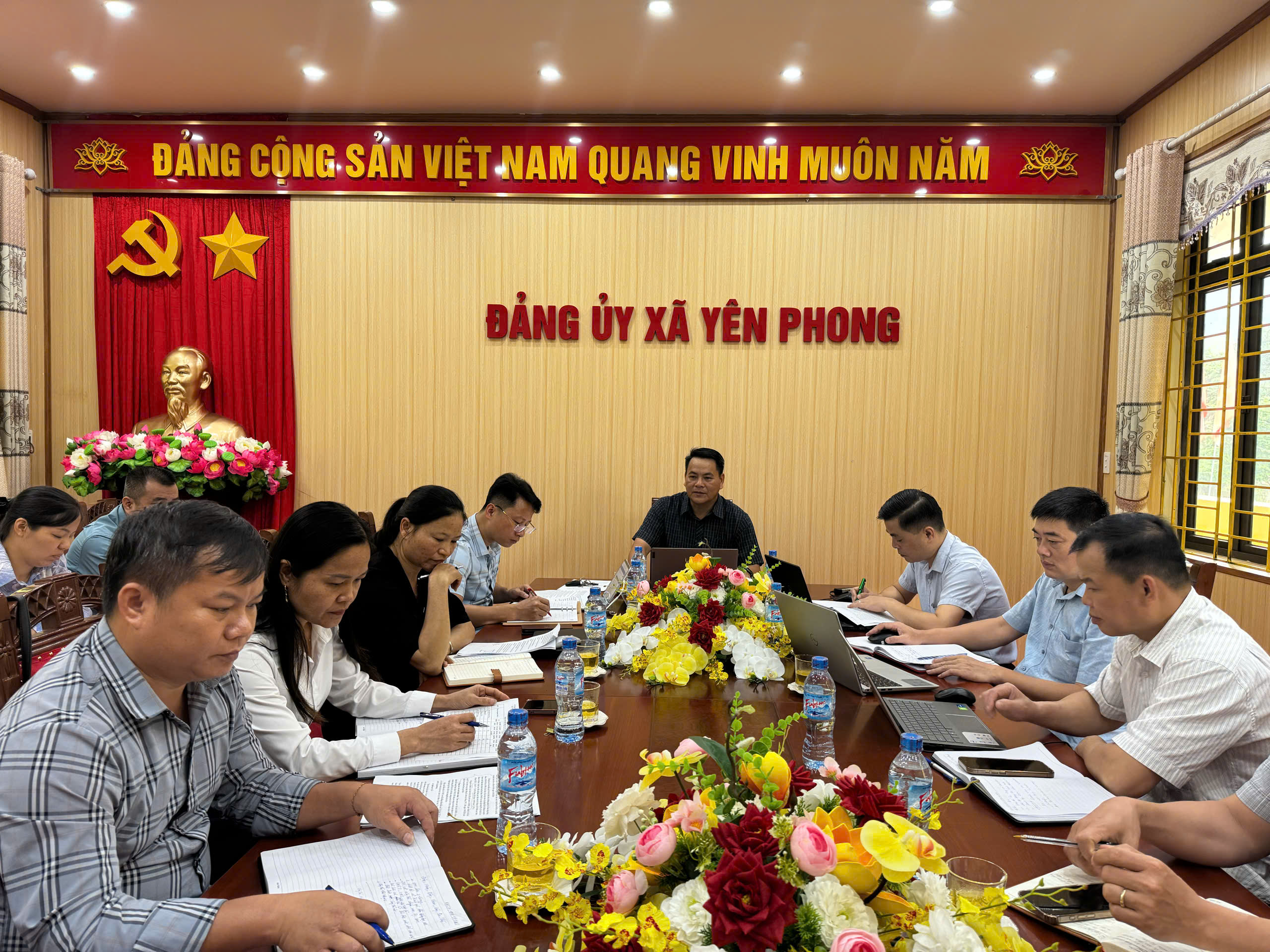 Anh-tin-bai