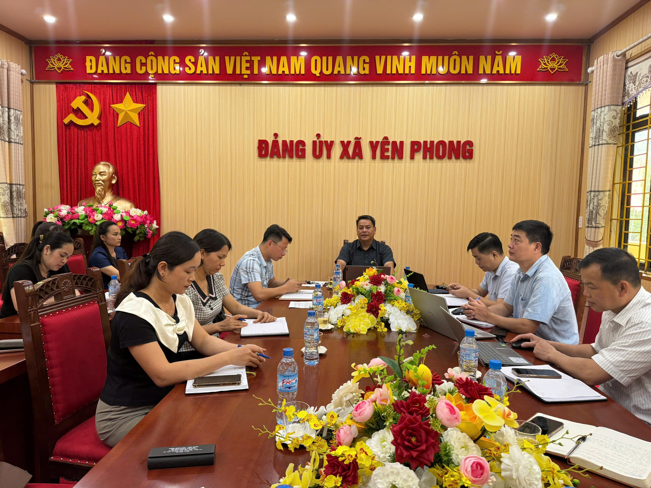 Anh-tin-bai