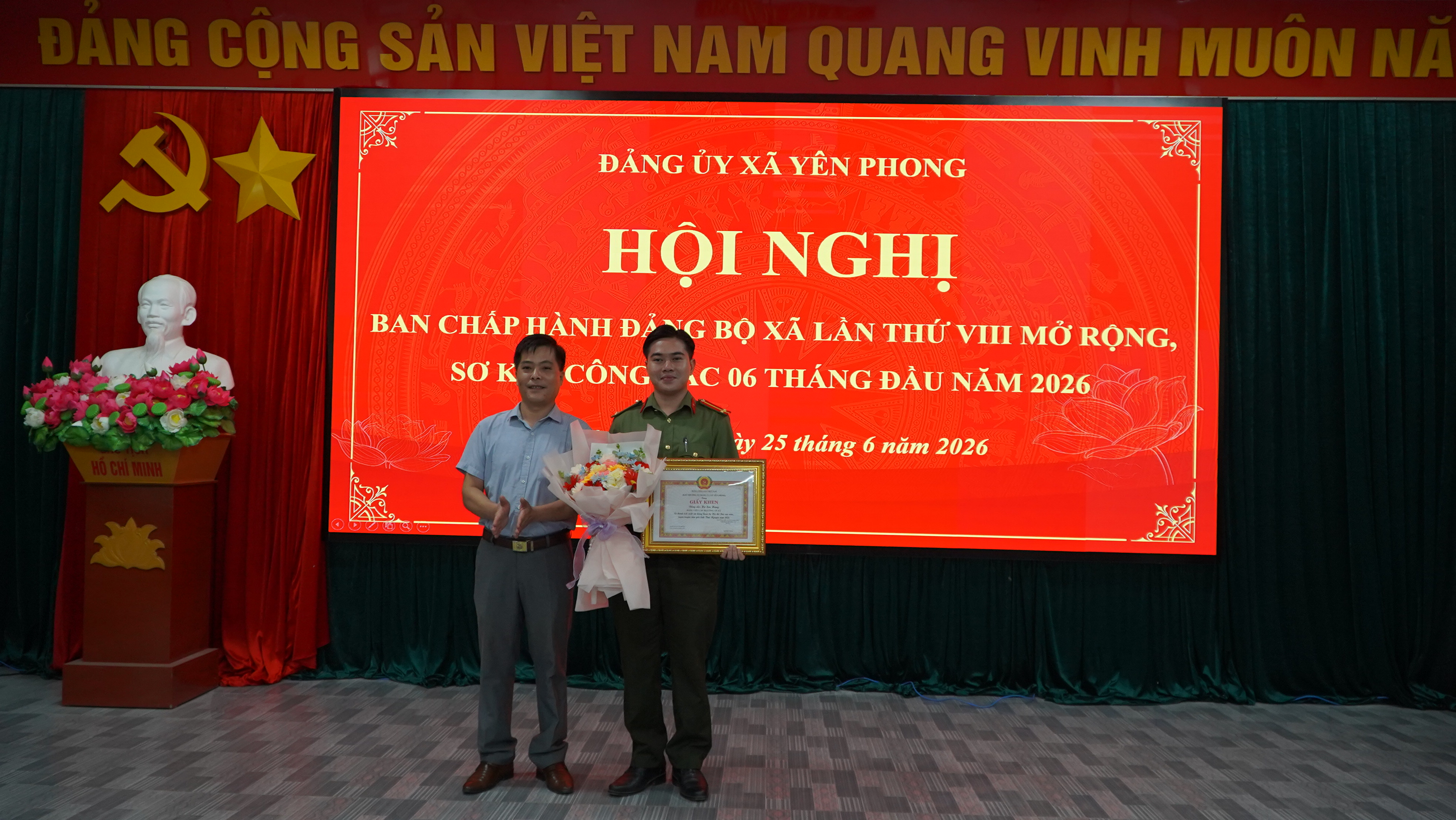 Anh-tin-bai