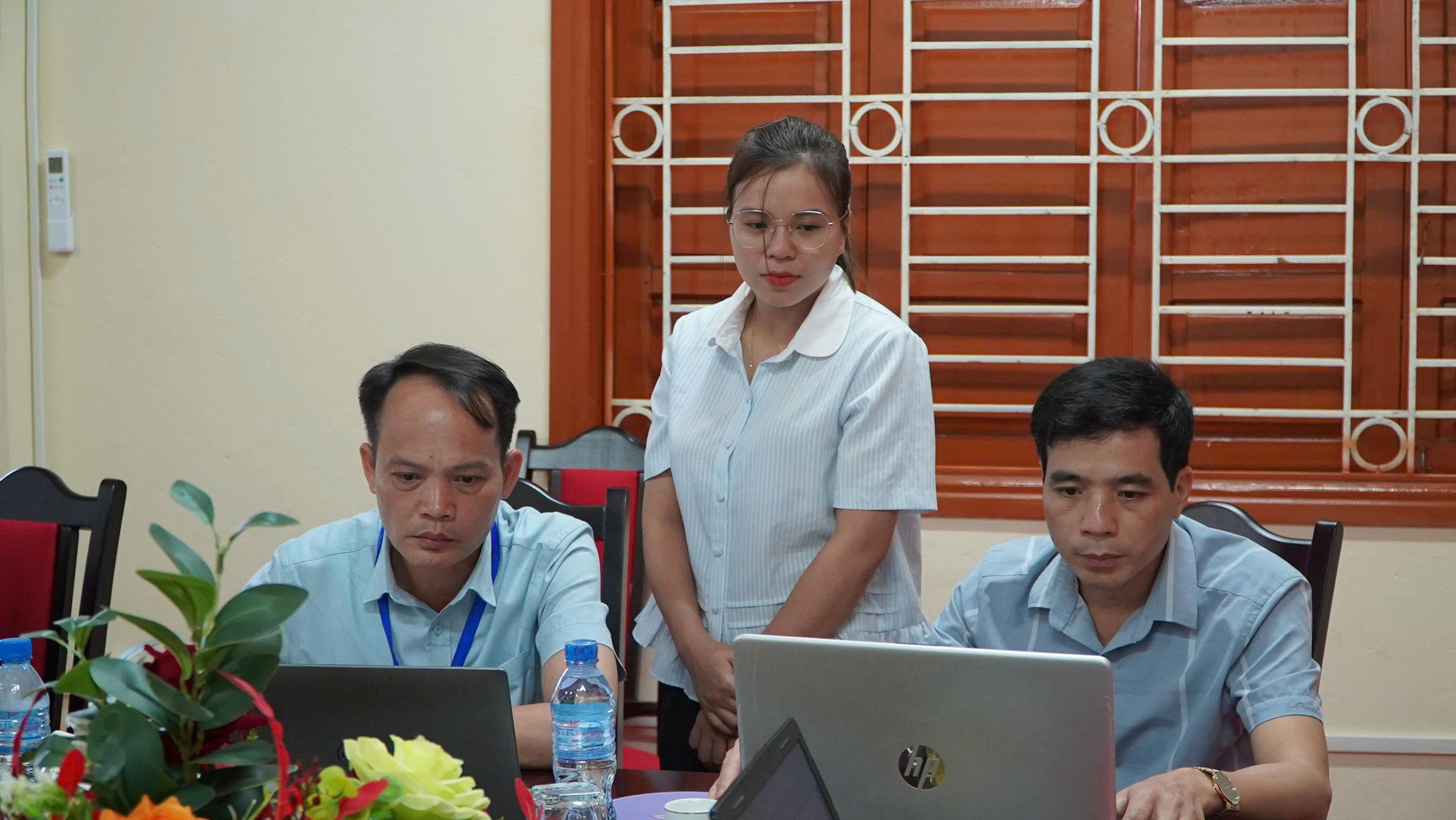 Anh-tin-bai