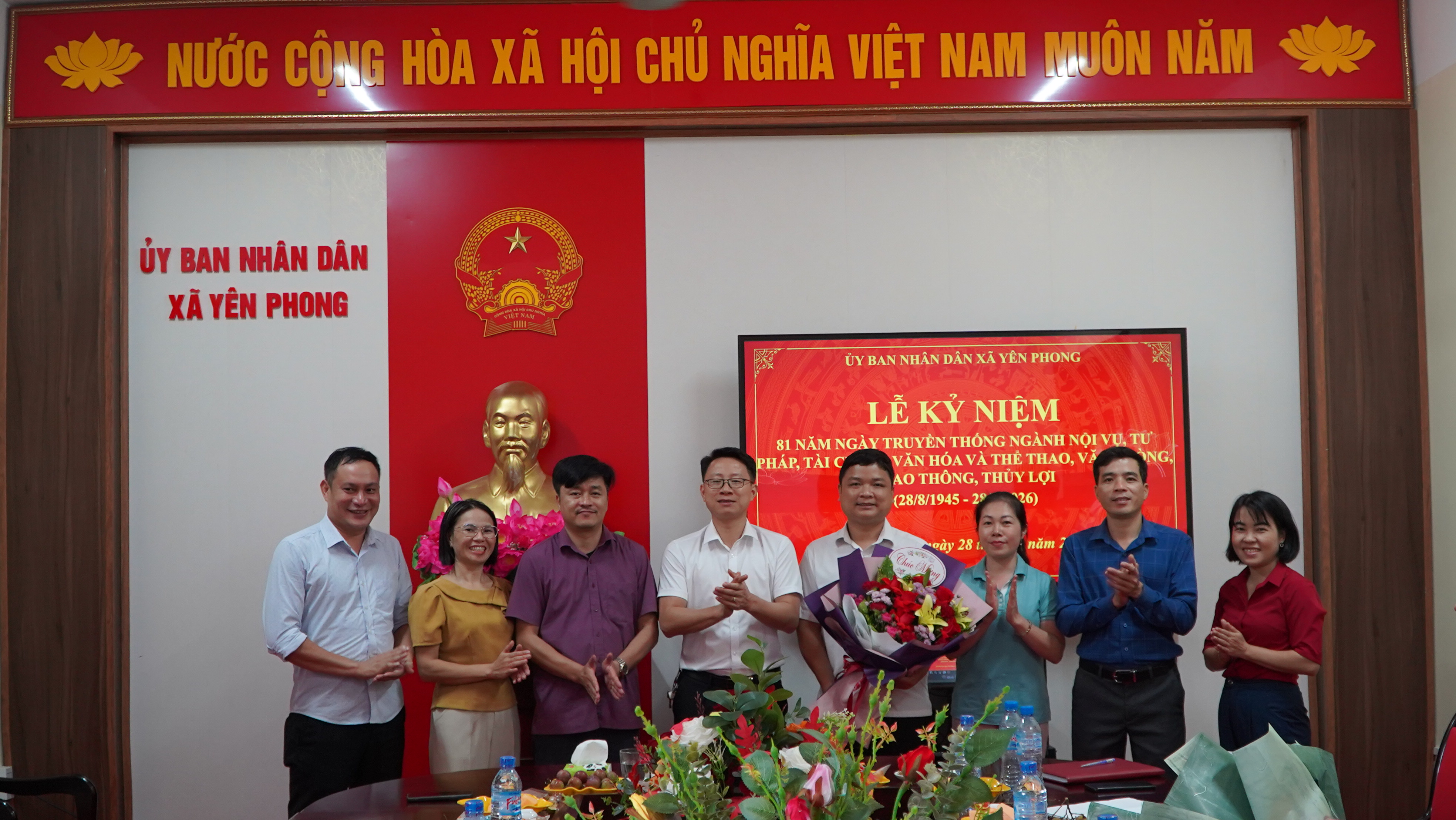 Anh-tin-bai
