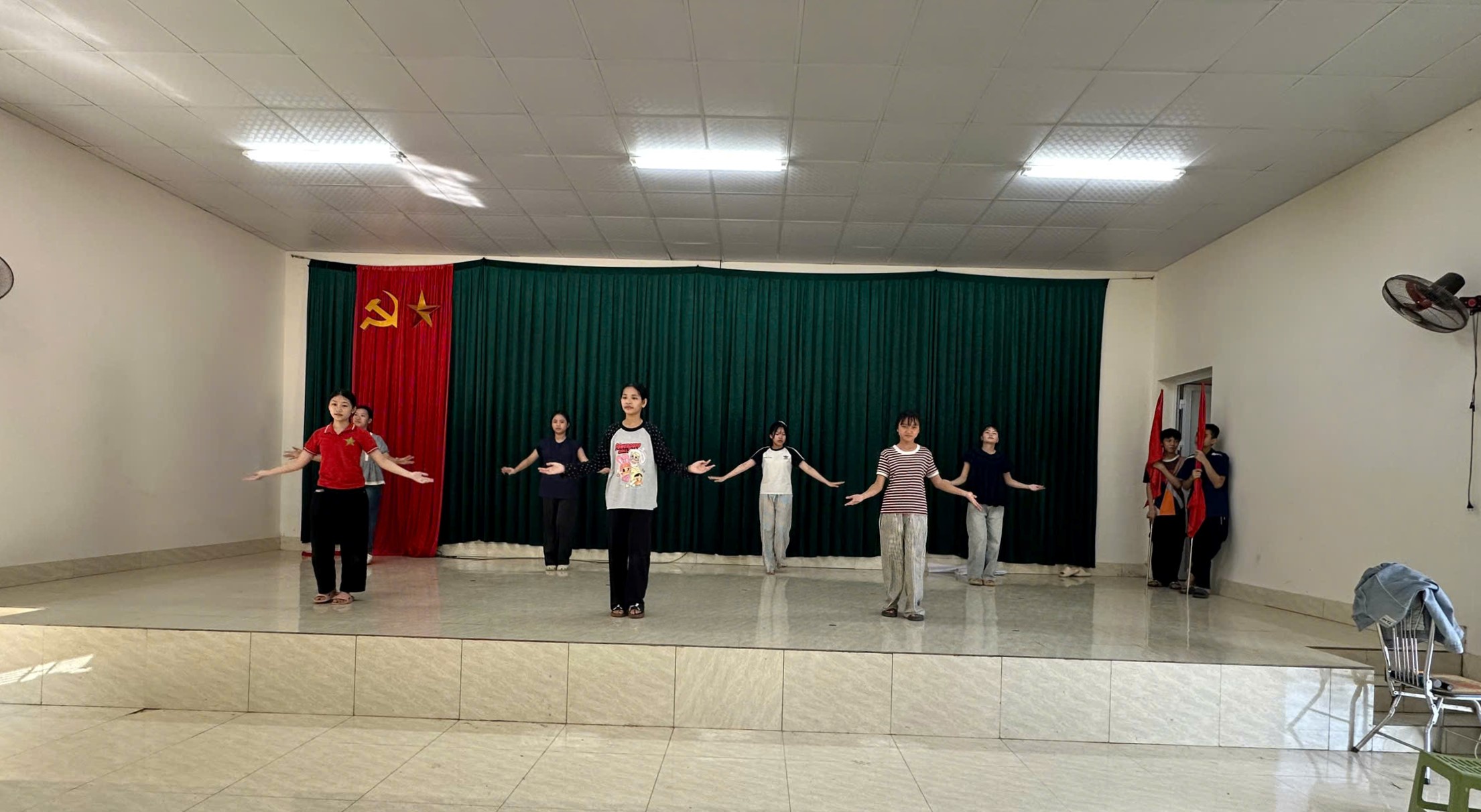 Anh-tin-bai