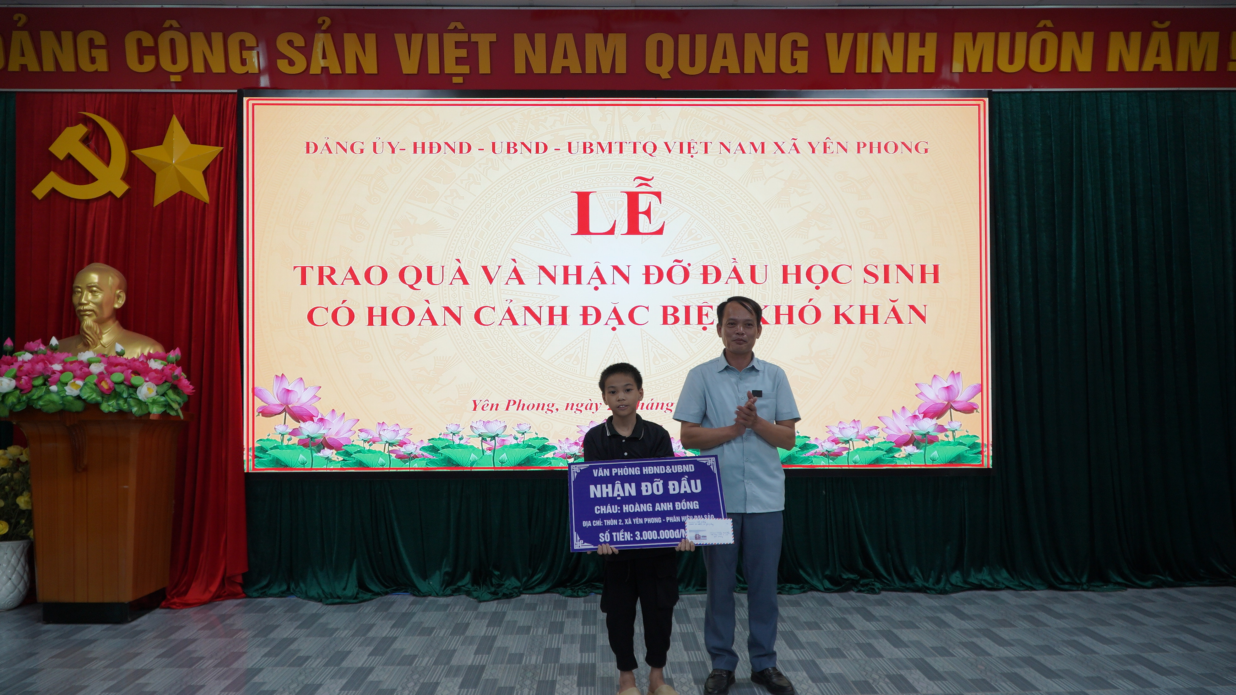 Anh-tin-bai