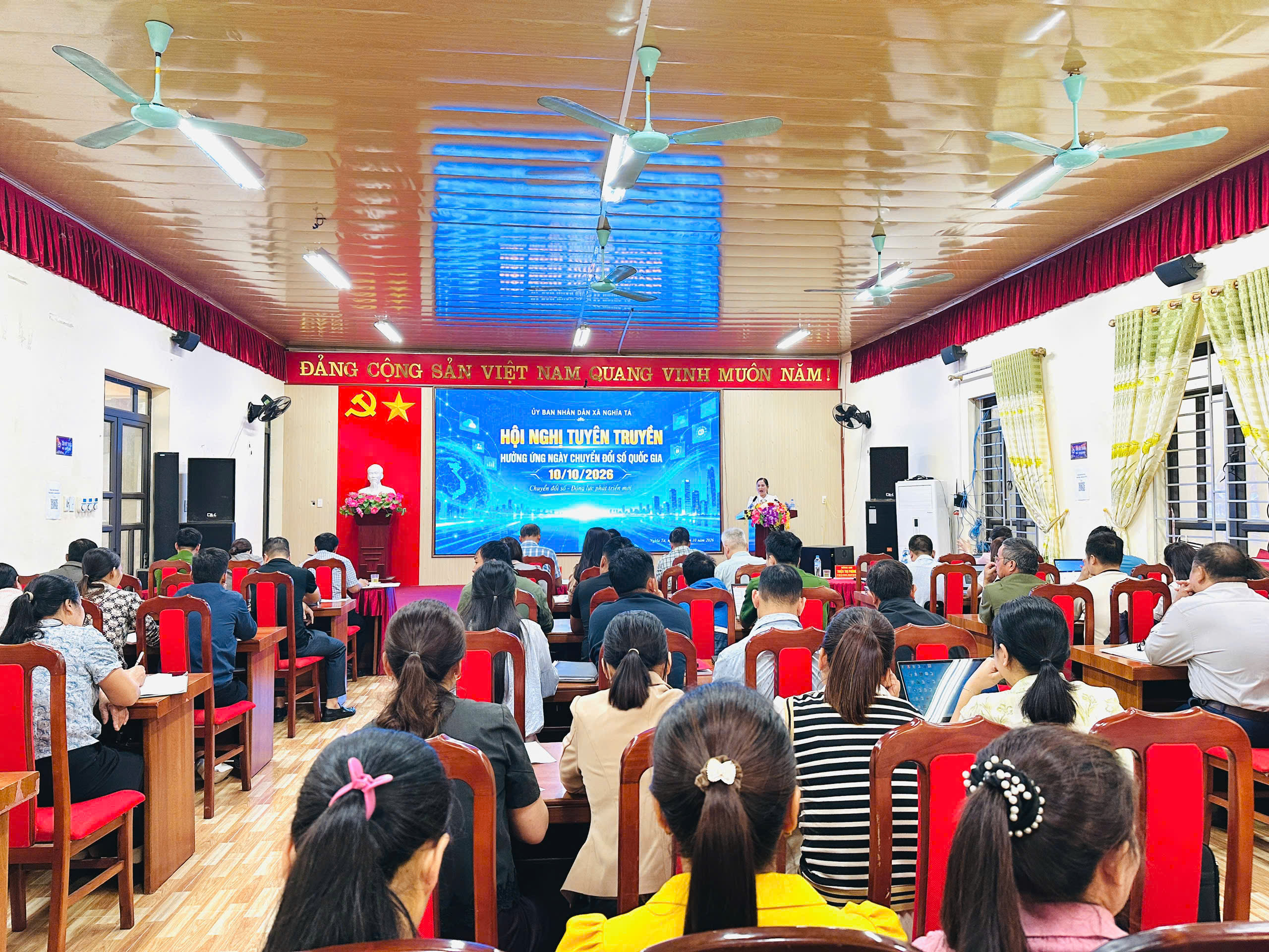 XÃ NGHĨA TÁ TỔ CHỨC HỘI NGHỊ TUYÊN TRUYỀN, PHỔ CẬP KỸ NĂNG SỐ HƯỞNG ỨNG NGÀY CHUYỂN ĐỔI SỐ QUỐC GIA 10/10