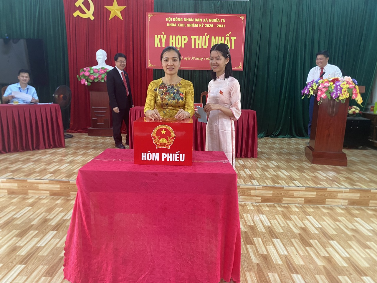 Anh-tin-bai