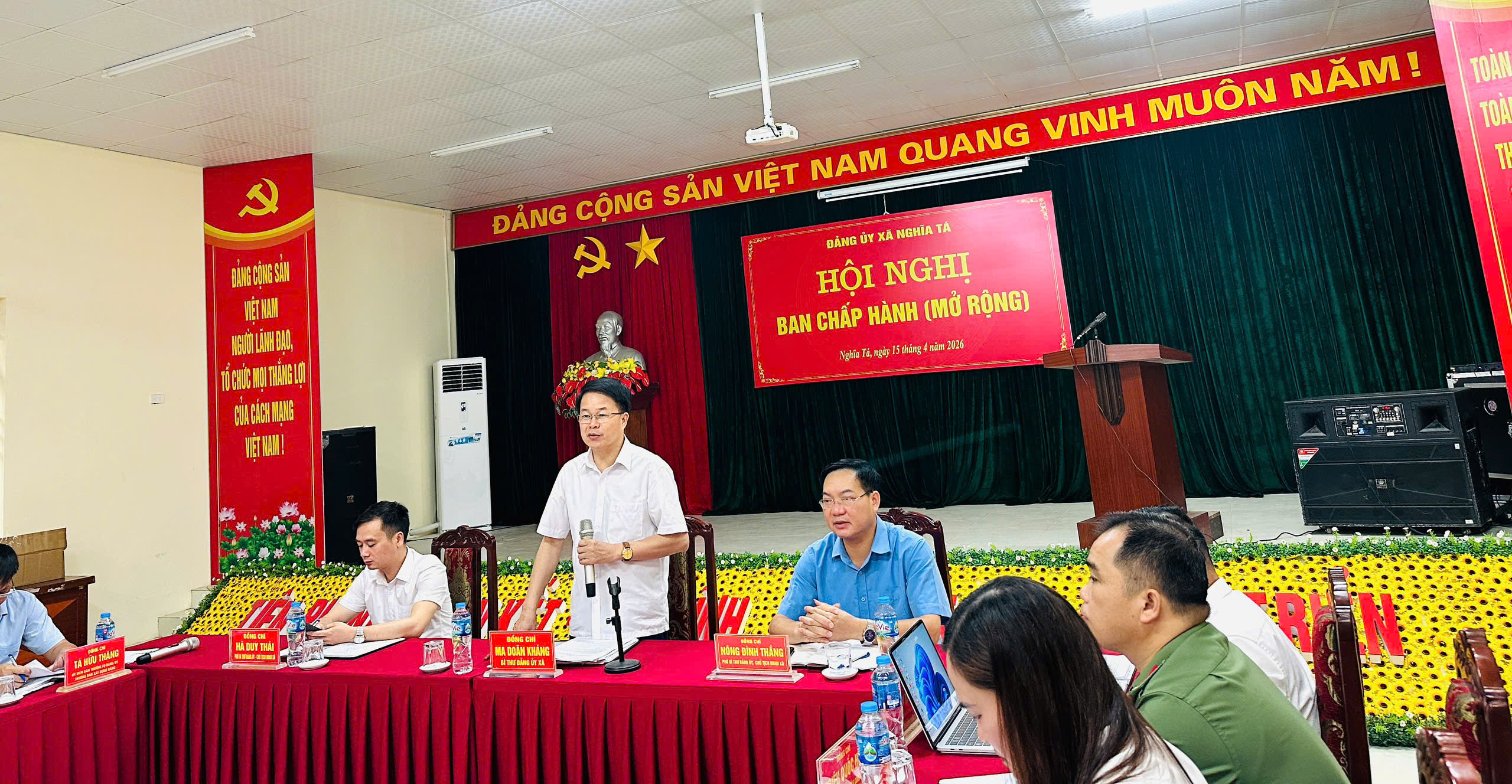 Anh-tin-bai
