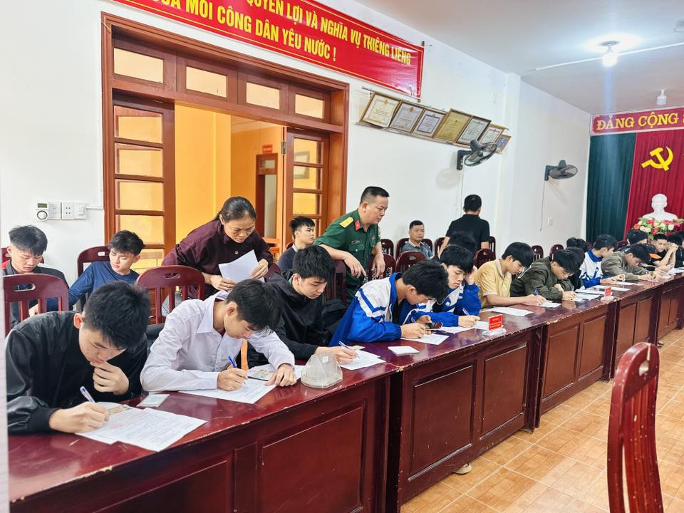 Anh-tin-bai