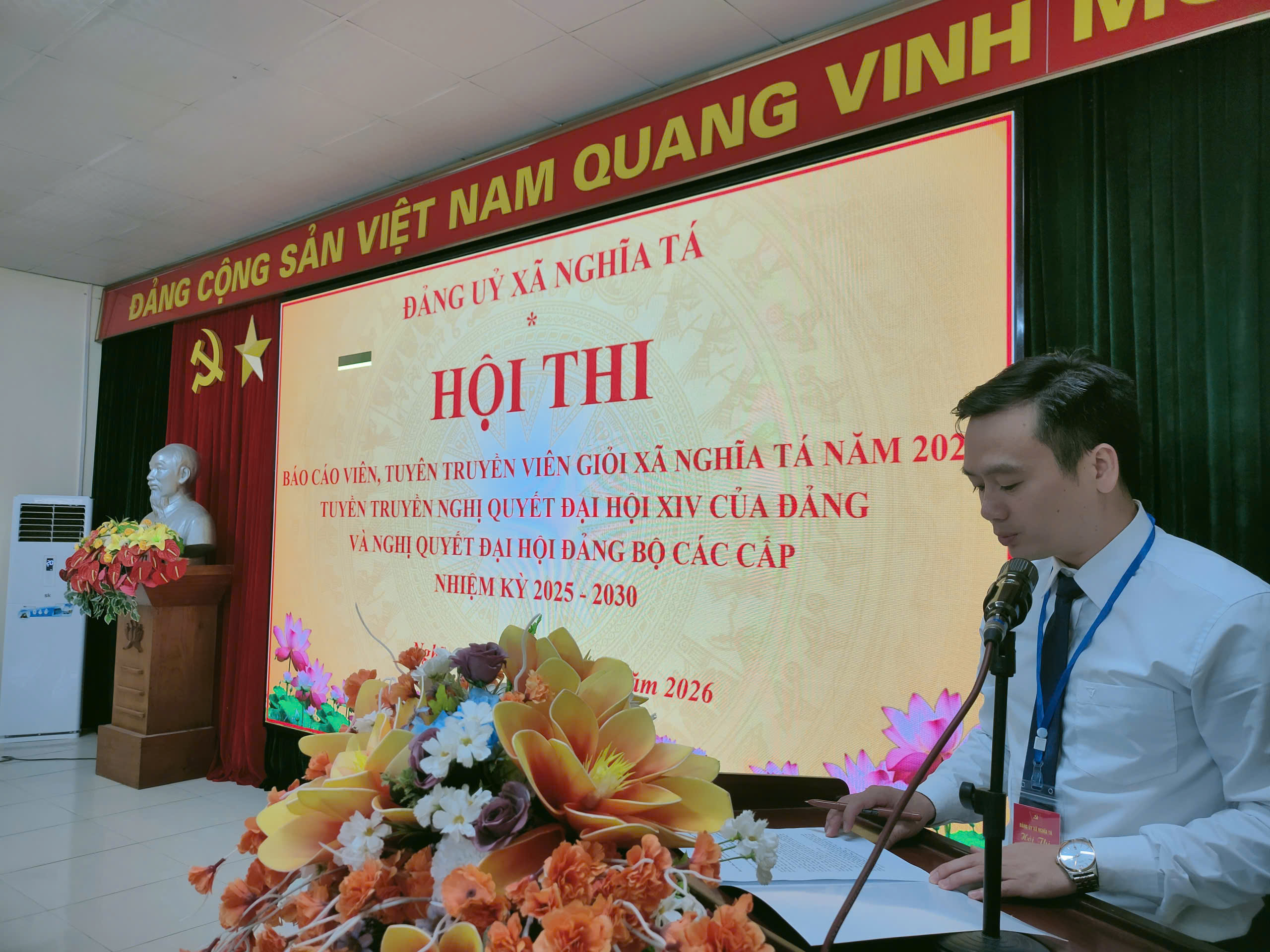 Anh-tin-bai