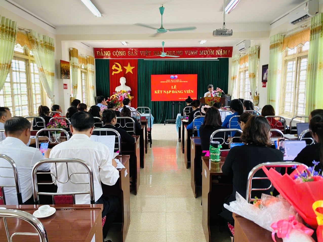 Anh-tin-bai