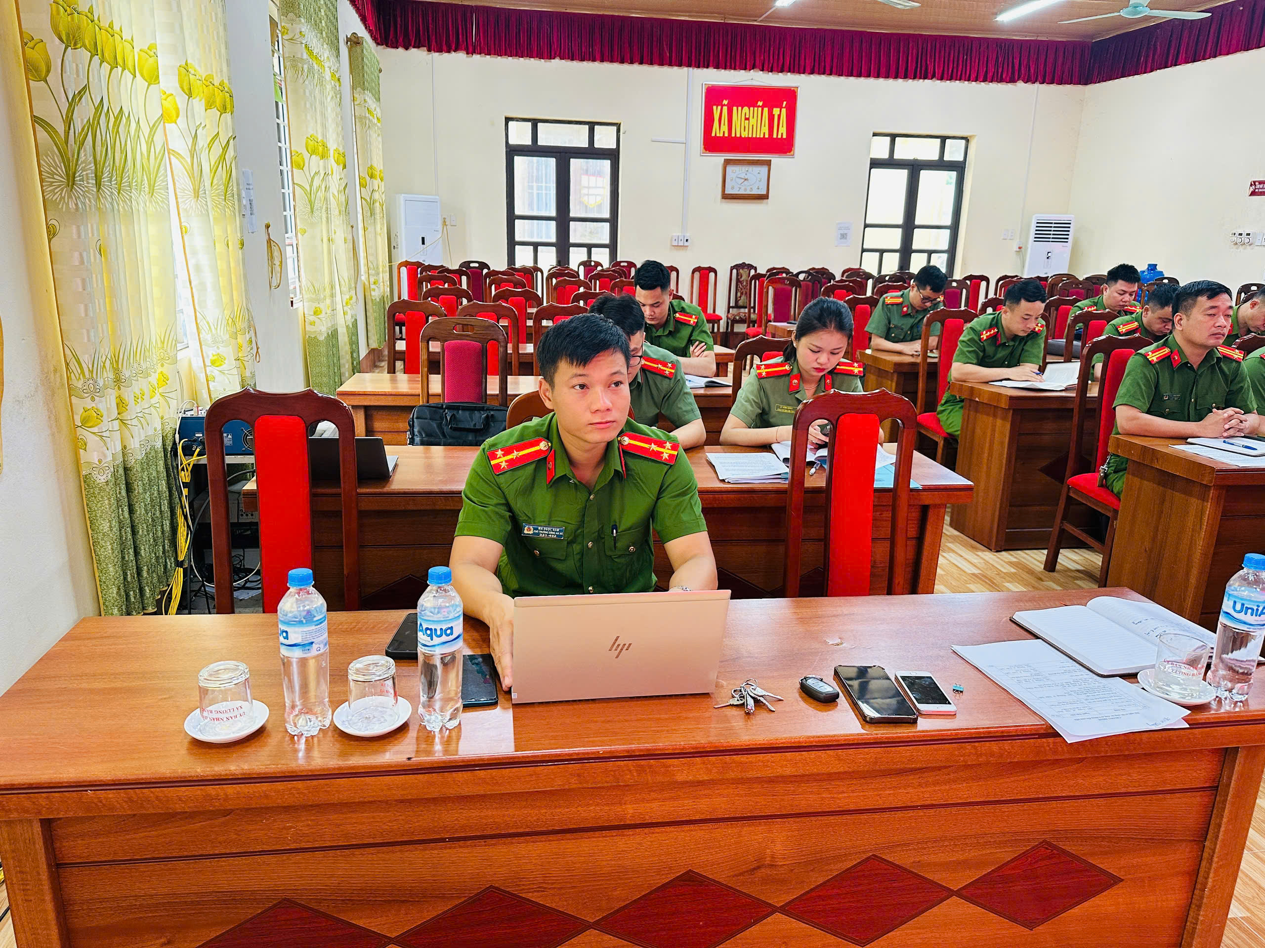 Anh-tin-bai