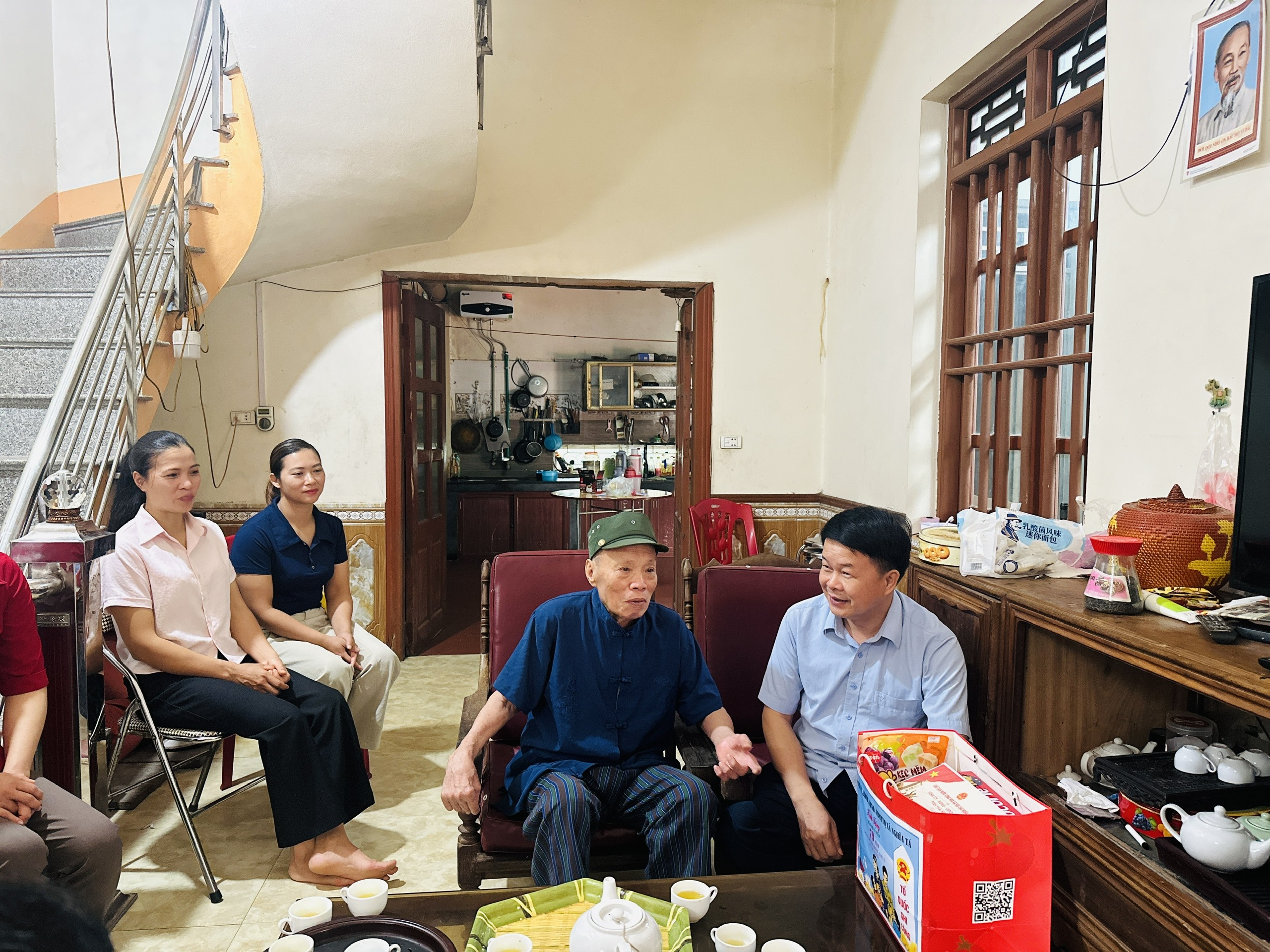 Anh-tin-bai