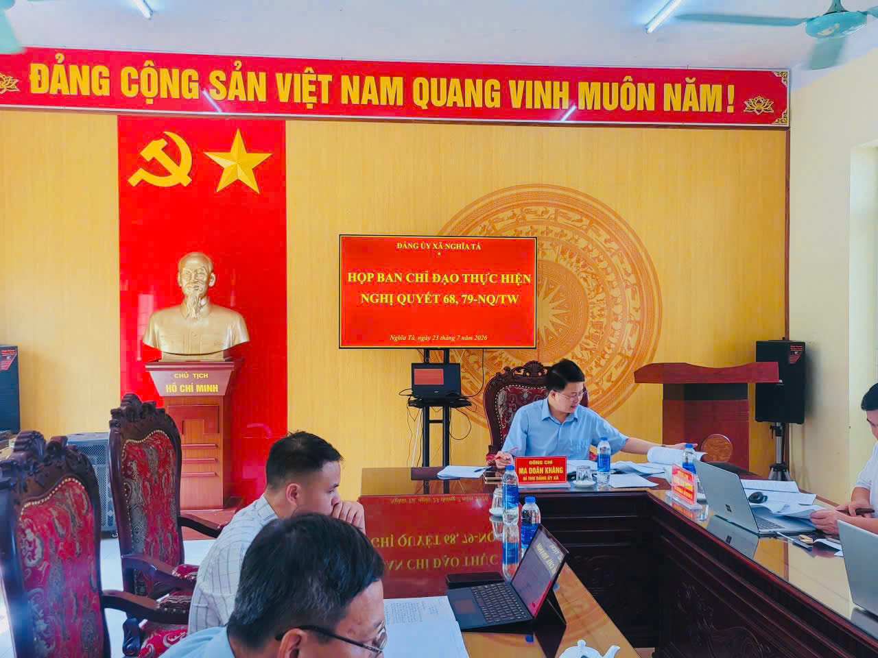 Anh-tin-bai