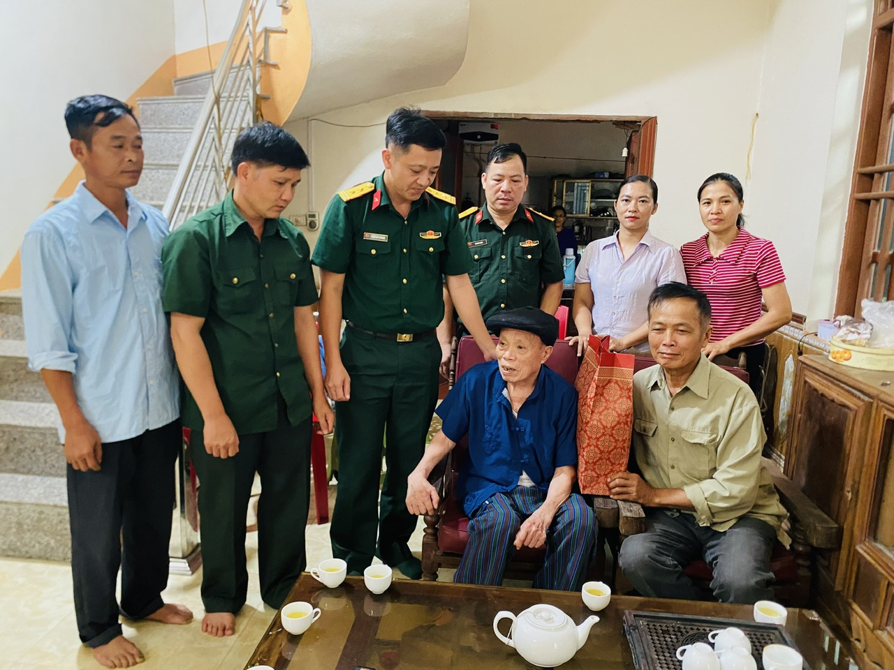 Anh-tin-bai