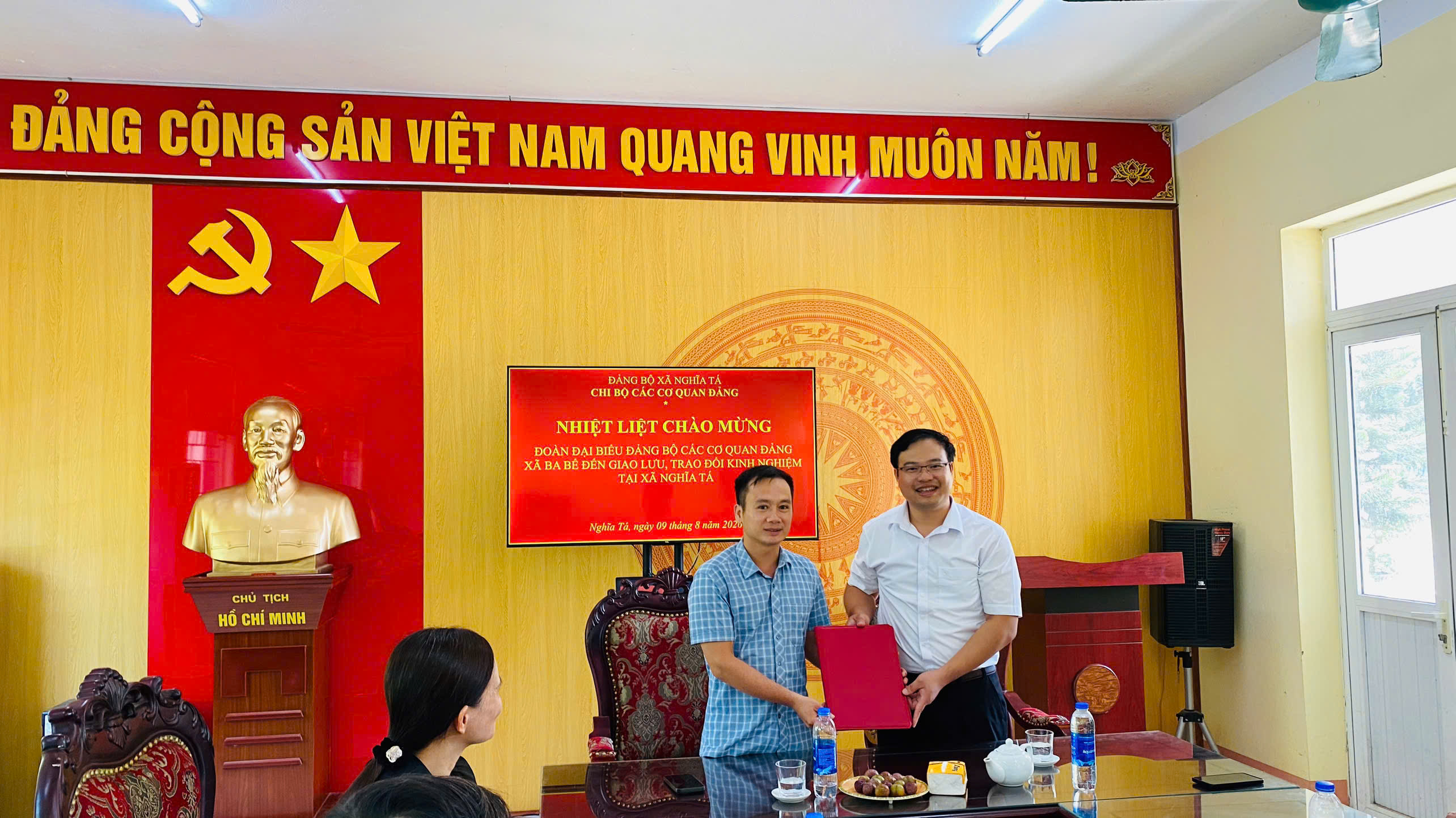 Anh-tin-bai