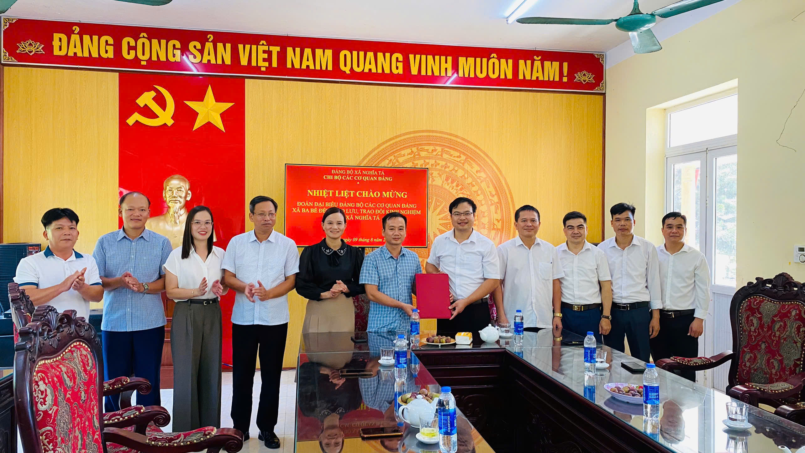 Anh-tin-bai