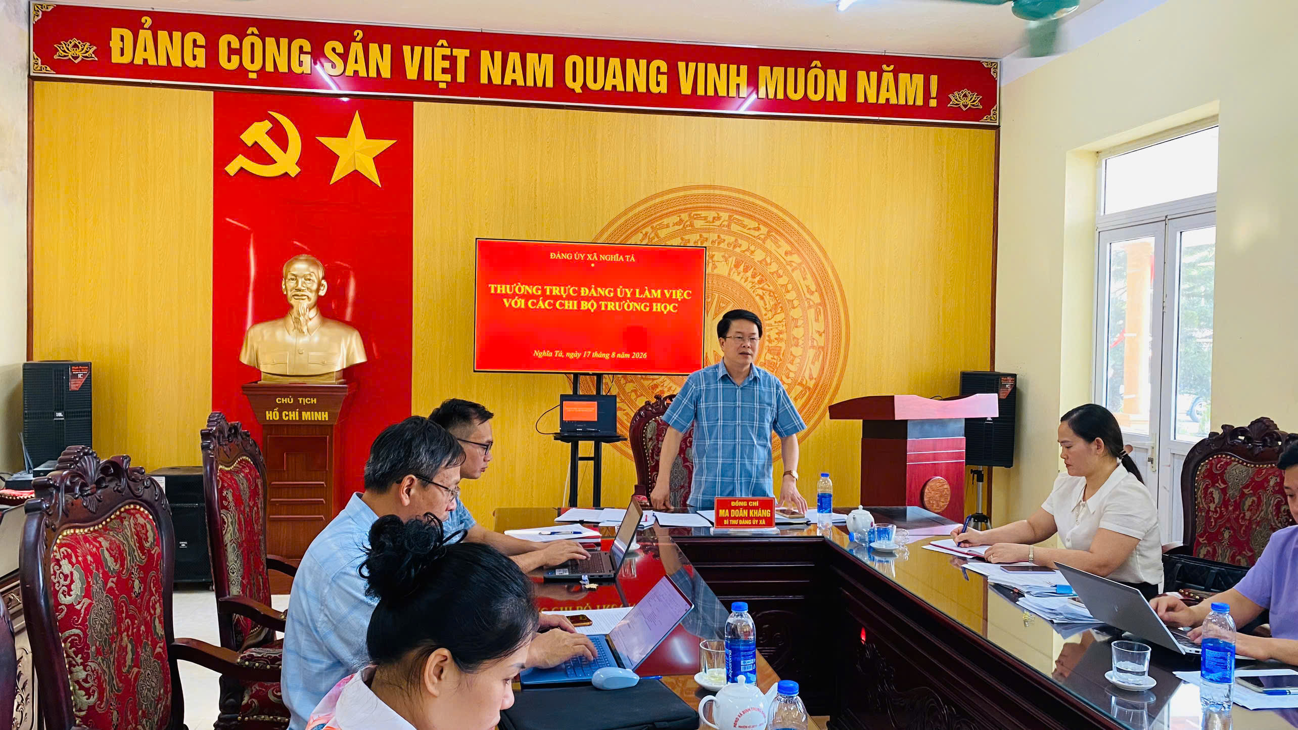 Anh-tin-bai