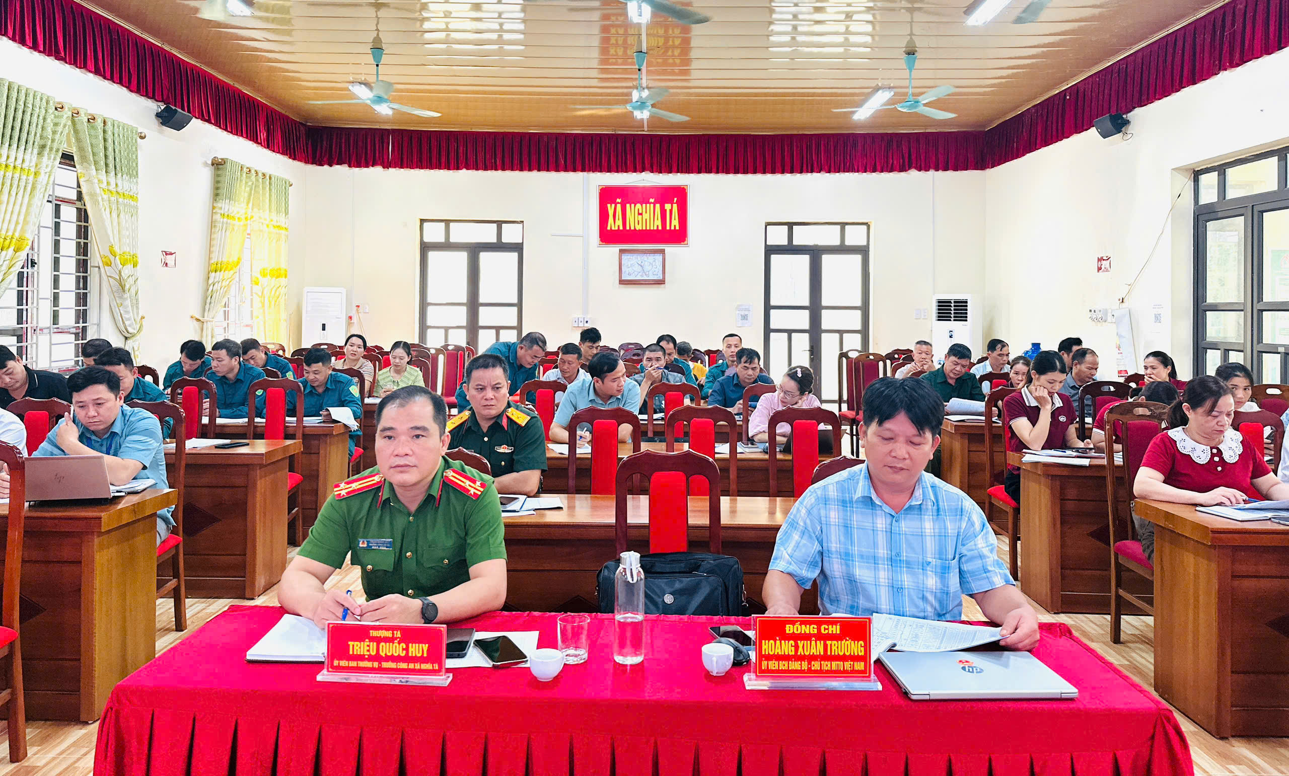Anh-tin-bai