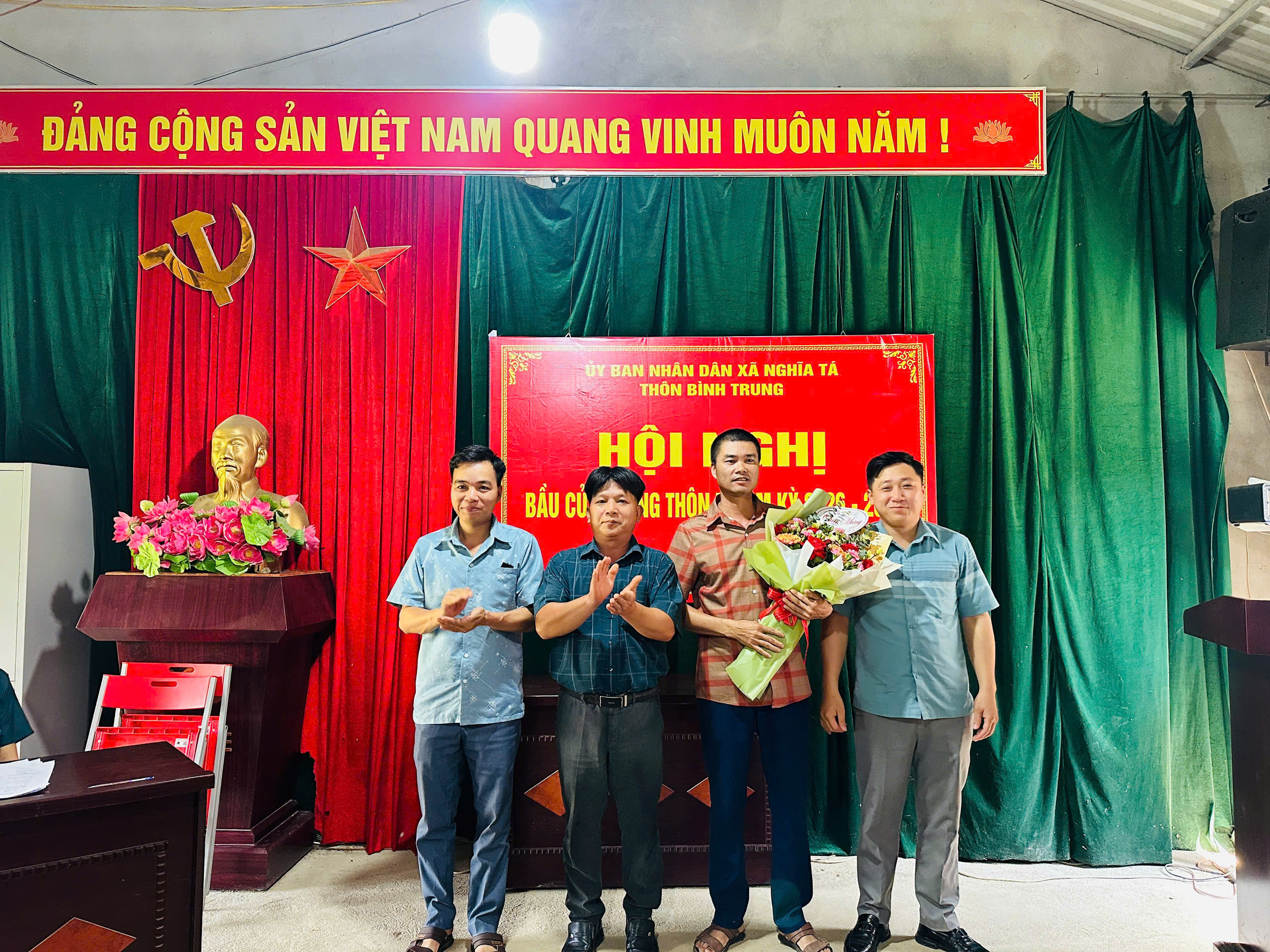 Anh-tin-bai