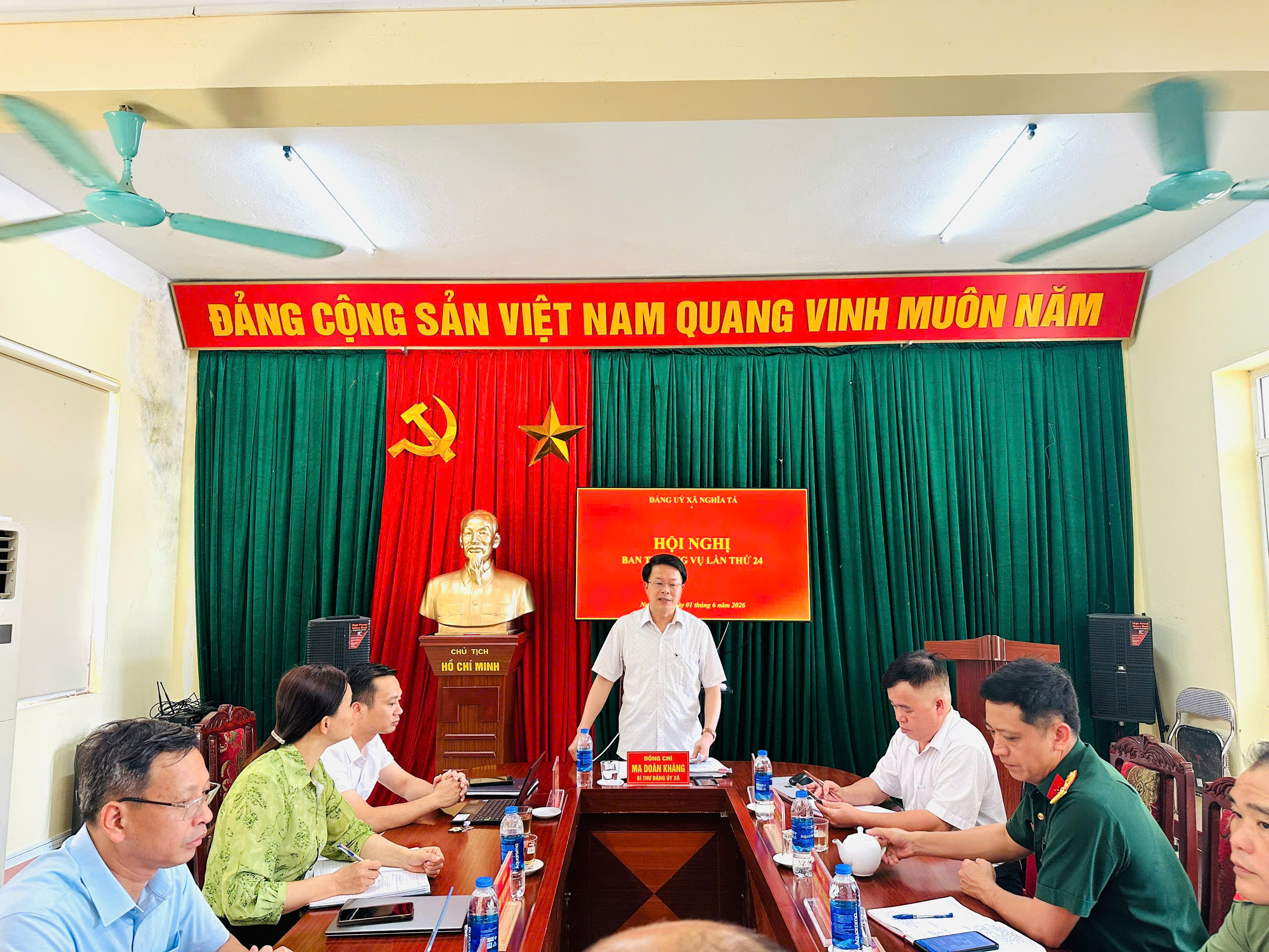 ĐẢNG ỦY XÃ NGHĨA TÁ TỔ CHỨC HỘI NGHỊ BAN THƯỜNG VỤ LẦN THỨ 24