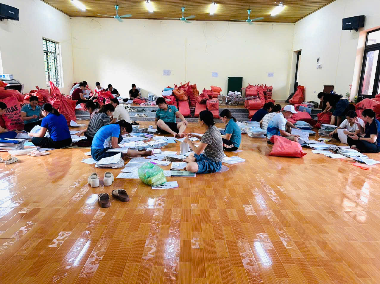XÃ NGHĨA TÁ THỰC HIỆN CHIẾN DỊCH 100 NGÀY SỐ HÓA, LÀM SẠCH, CHUẨN HÓA DỮ LIỆU LƯU TRỮ