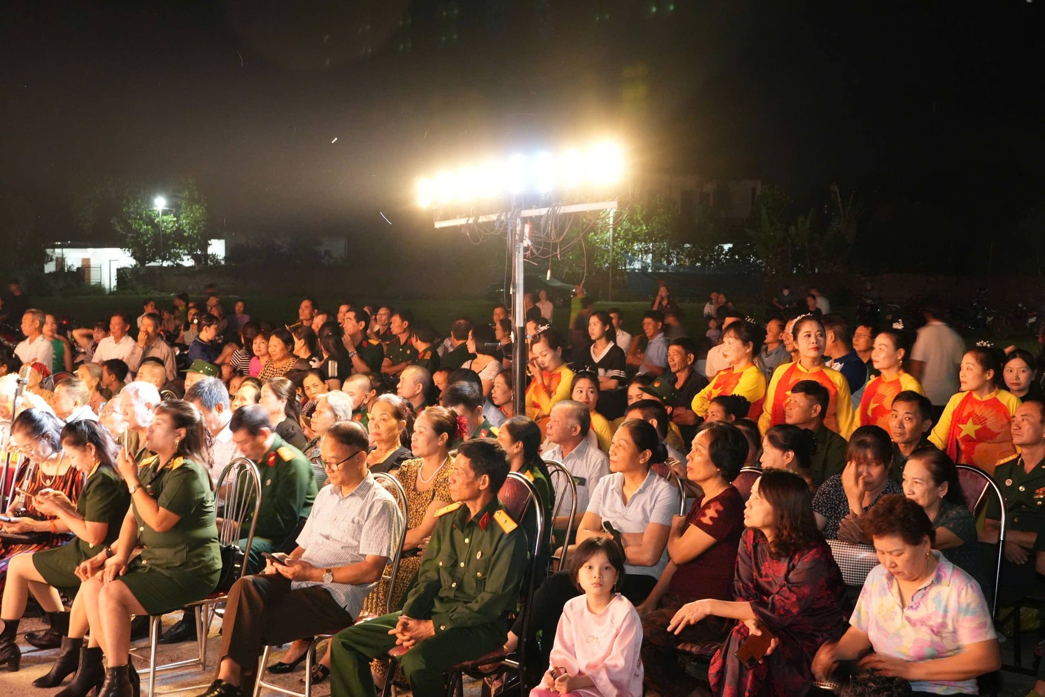 HỘI DIỄN VĂN NGHỆ KỶ NIỆM 51 NĂM NGÀY GIẢI PHÓNG MIỀN NAM, THỐNG NHẤT ĐẤT NƯỚC VÀ 72 NĂM NGÀY CHIẾN THẮNG ĐIỆN BIÊN PHỦ