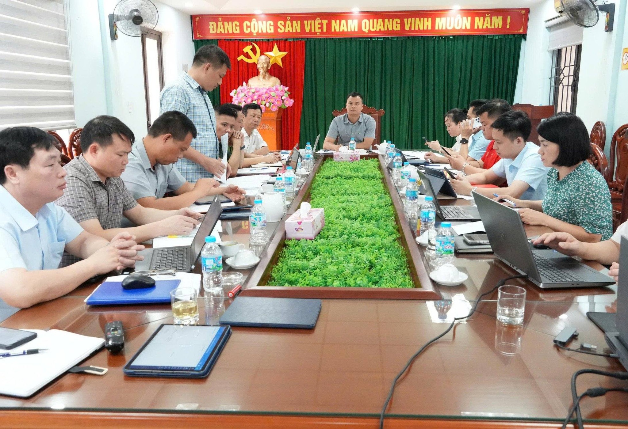 UBND PHƯỜNG QUAN TRIỀU TỔ CHỨC HỘI NGHỊ GIAO BAN CHỦ TỊCH VÀ CÁC PHÓ CHỦ TỊCH UBND PHƯỜNG THÁNG 6 NĂM 2026
