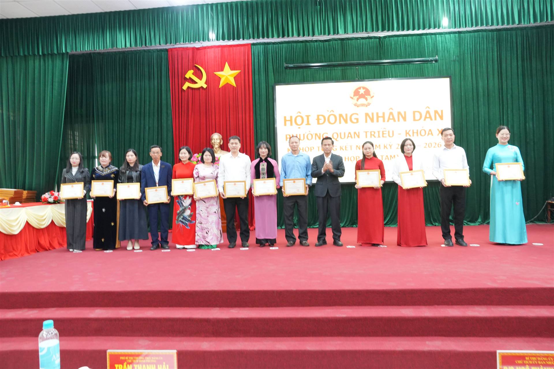 Anh-tin-bai