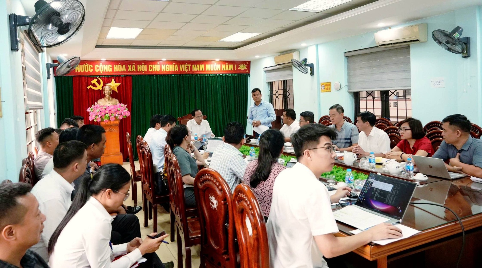 Anh-tin-bai