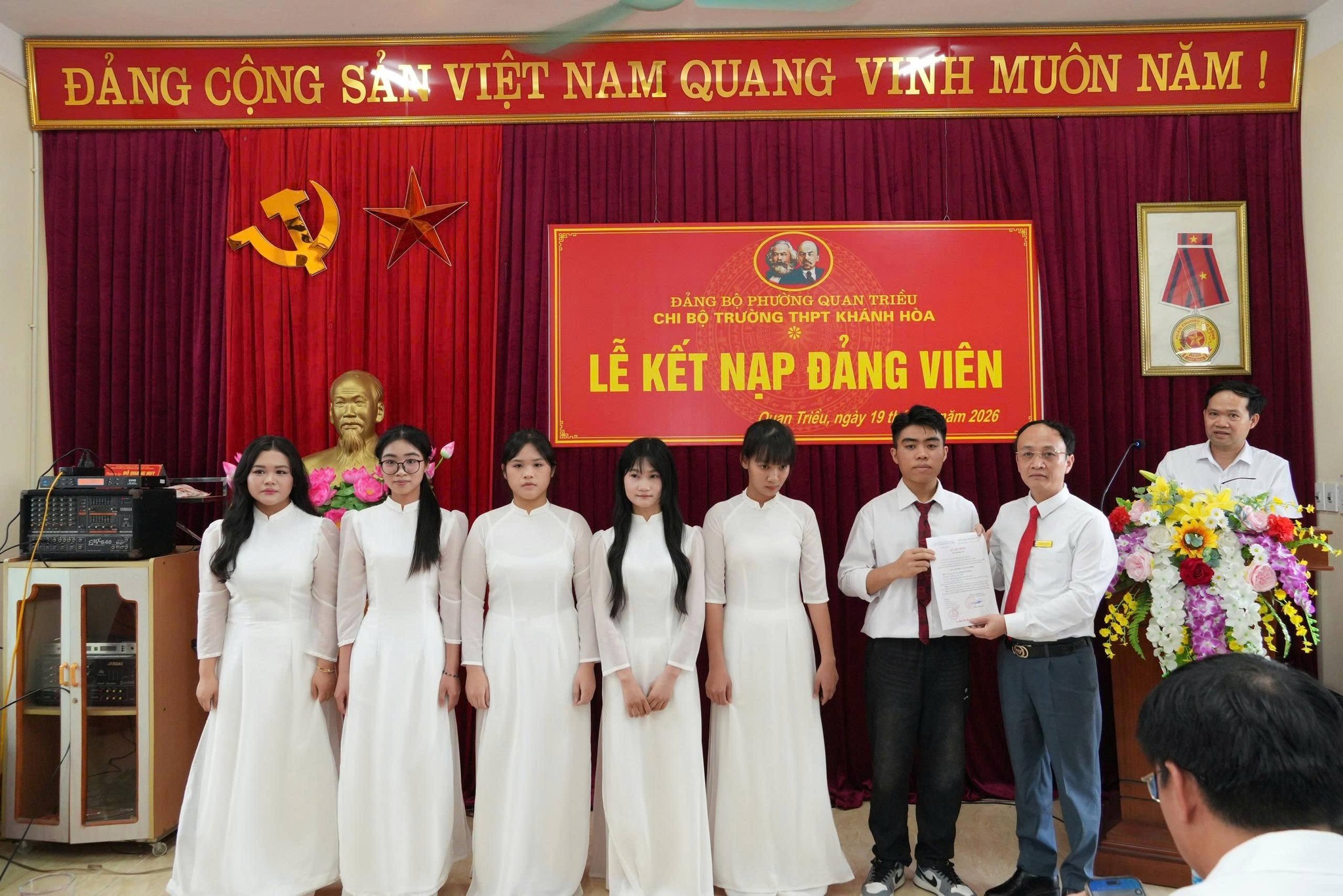 Anh-tin-bai