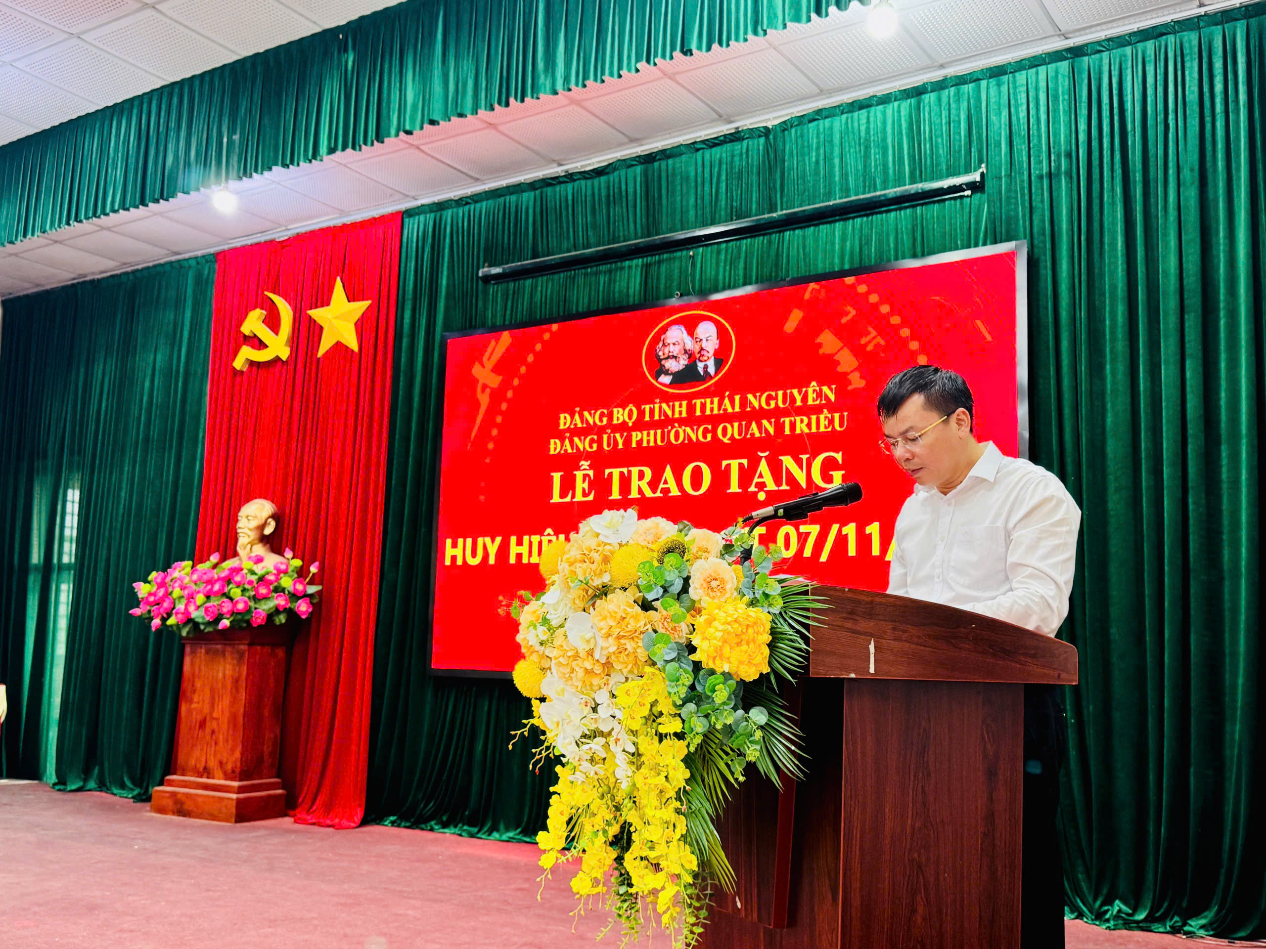Anh-tin-bai