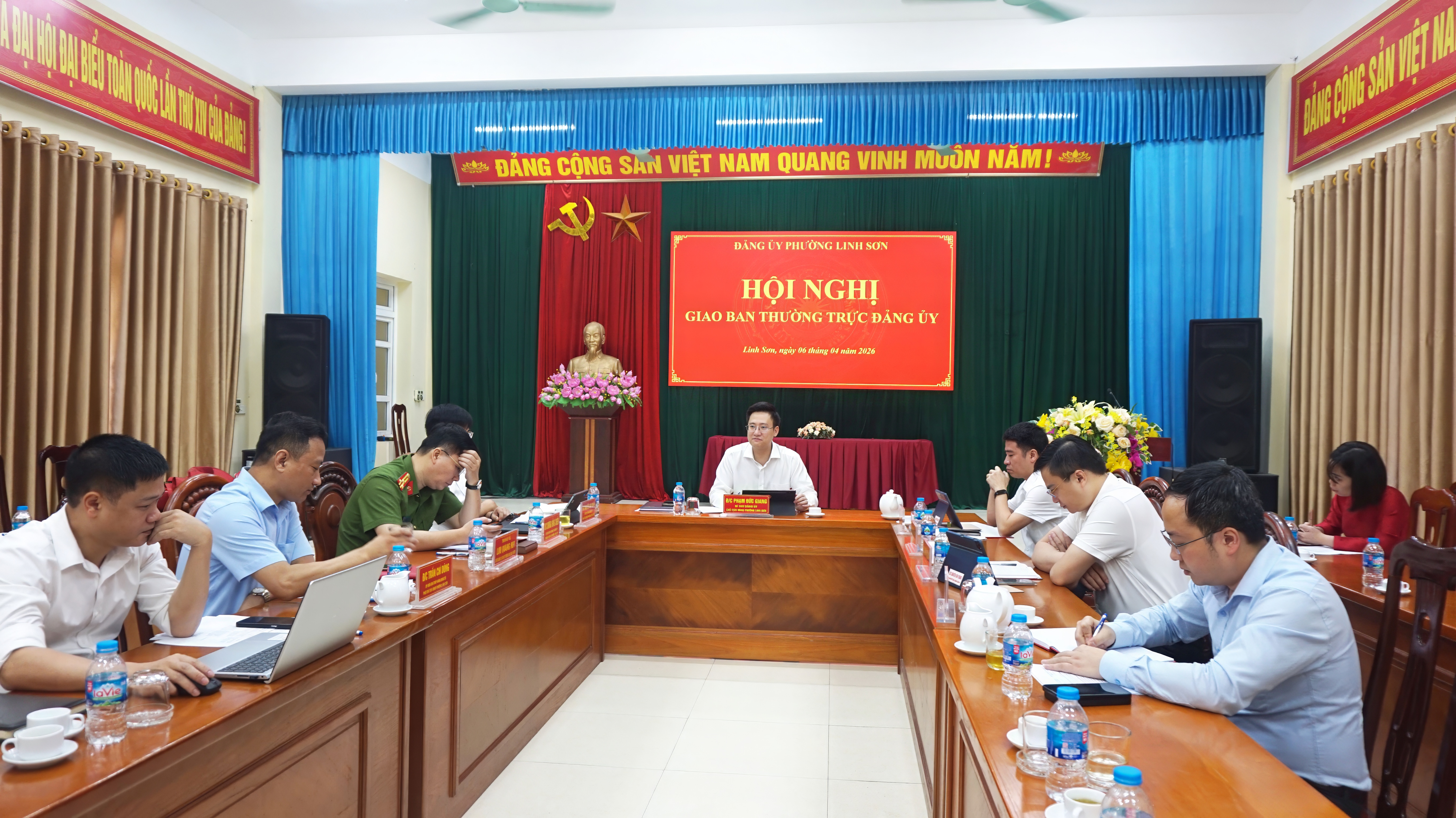 Tập trung tháo gỡ vướng mắc, đẩy nhanh tiến độ các nhiệm vụ trọng tâm.