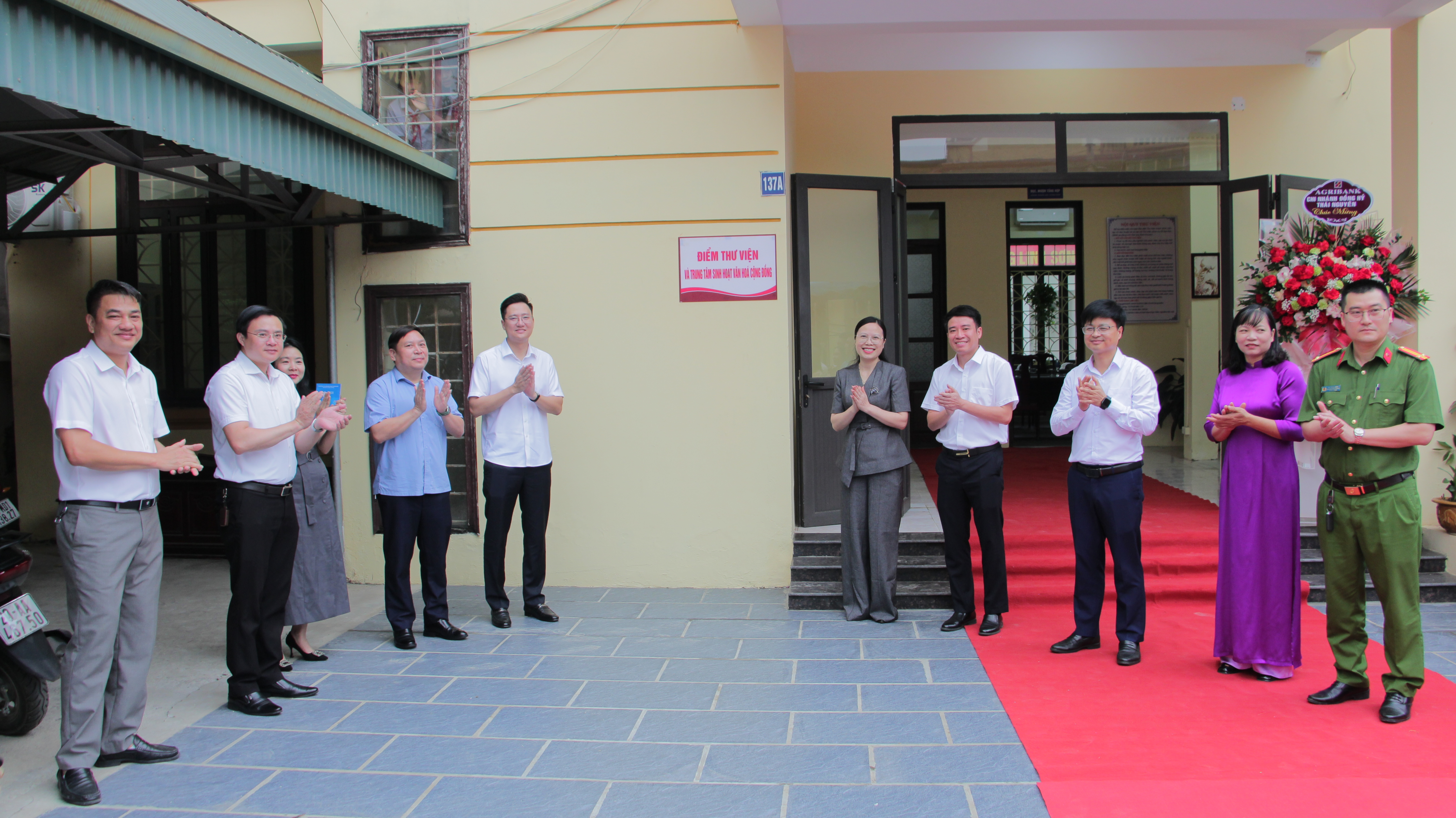 Lễ ra mắt Điểm Thư viện và Trung tâm sinh hoạt văn hóa cộng đồng. Trung tâm chăm sóc sức khoẻ cộng đồng và chăm sóc sức khoẻ người cao tuổi phường Linh Sơn.