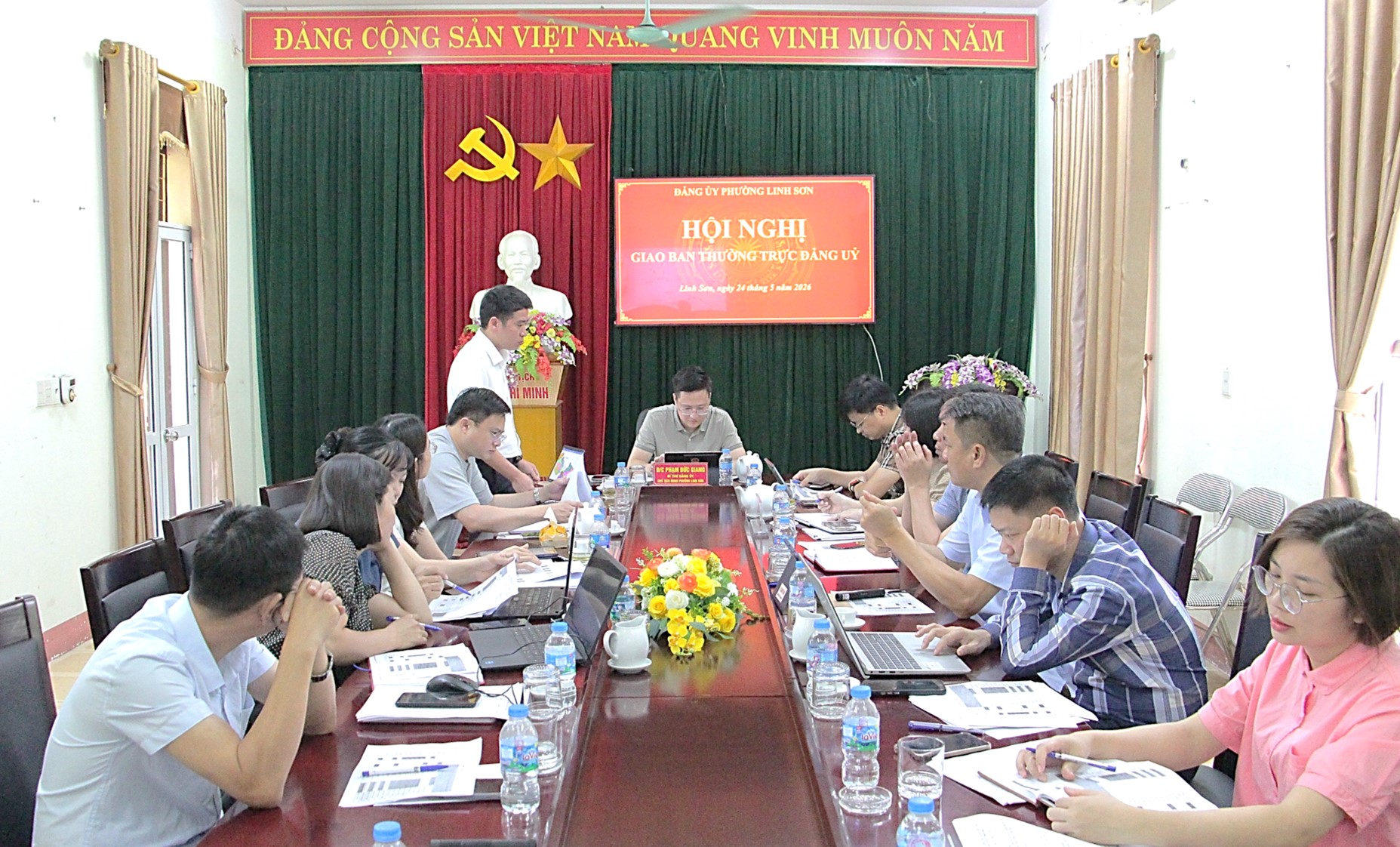 Hội nghị giao ban Thường trực Đảng uỷ phường Linh Sơn.