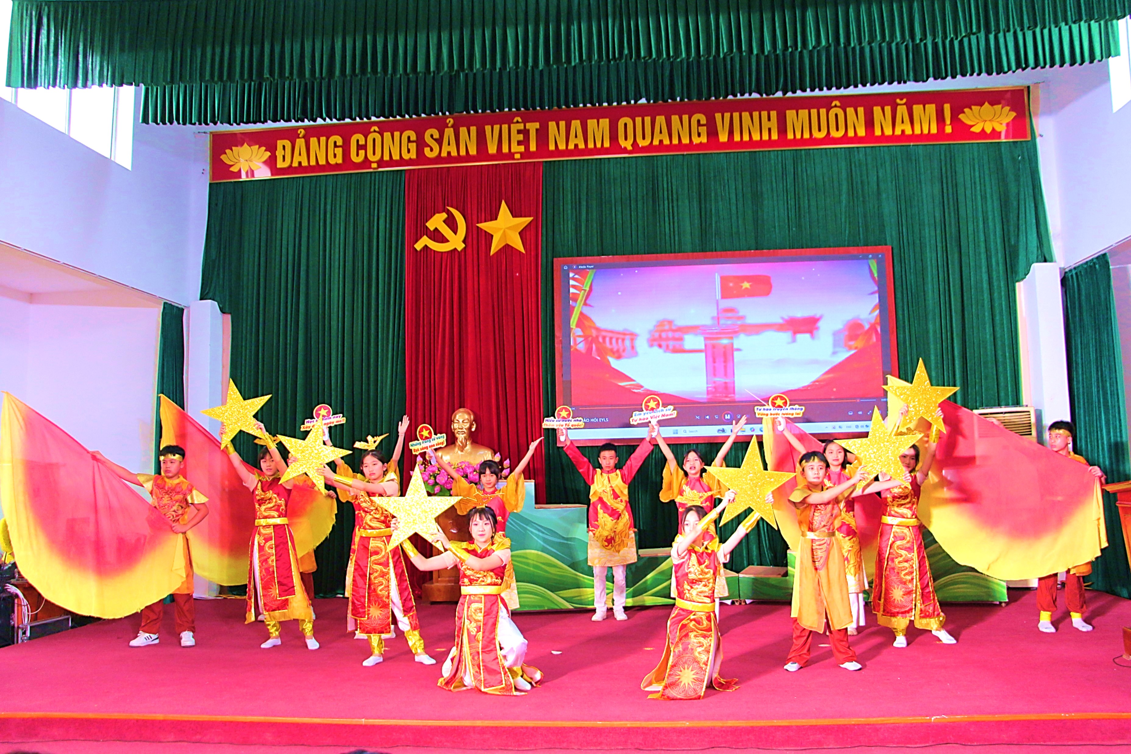Hội thi chuyên đề “Em yêu lịch sử Việt Nam” Cụm chuyên môn THCS số 12, phường Linh Sơn.