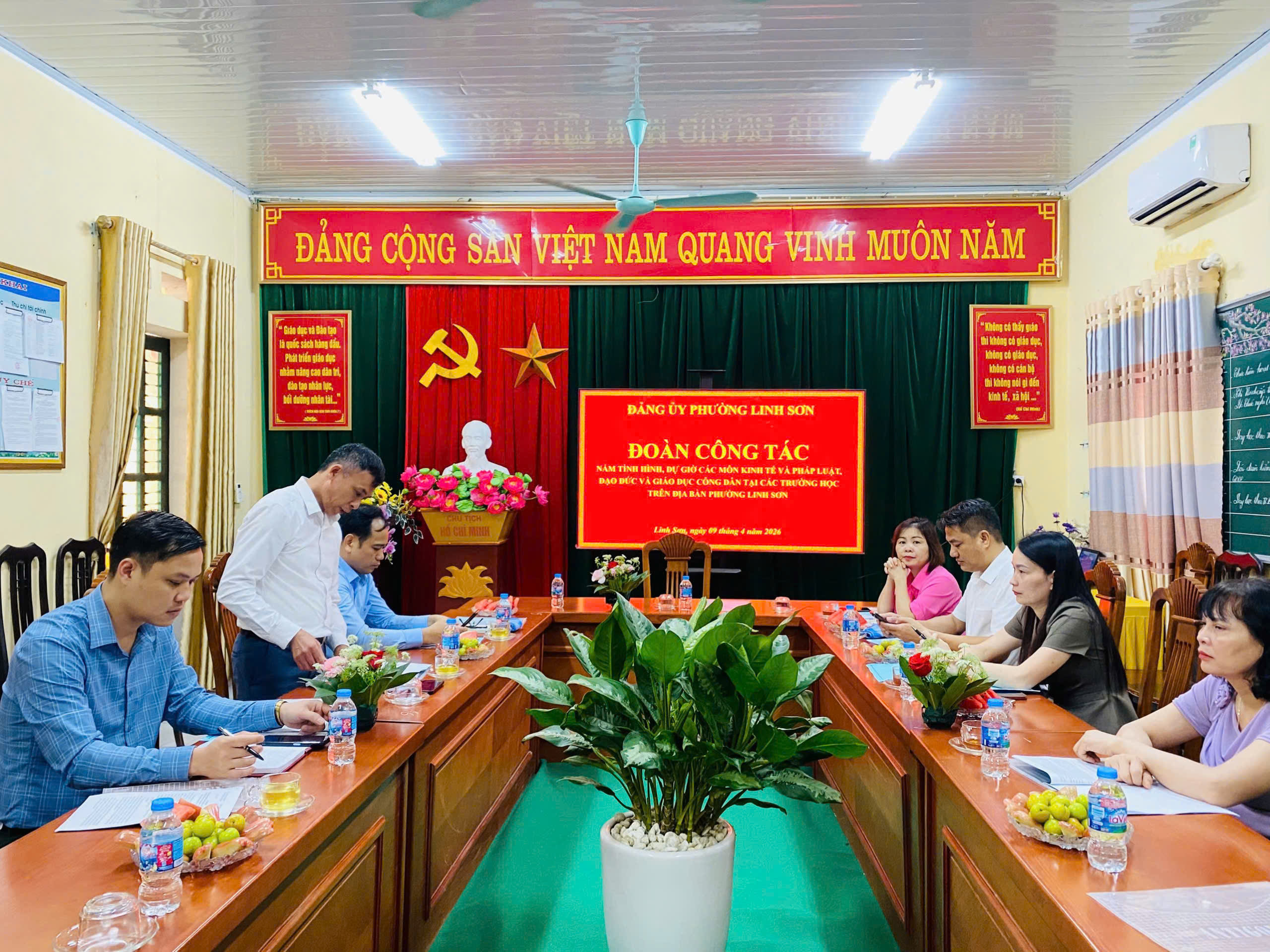 Anh-tin-bai