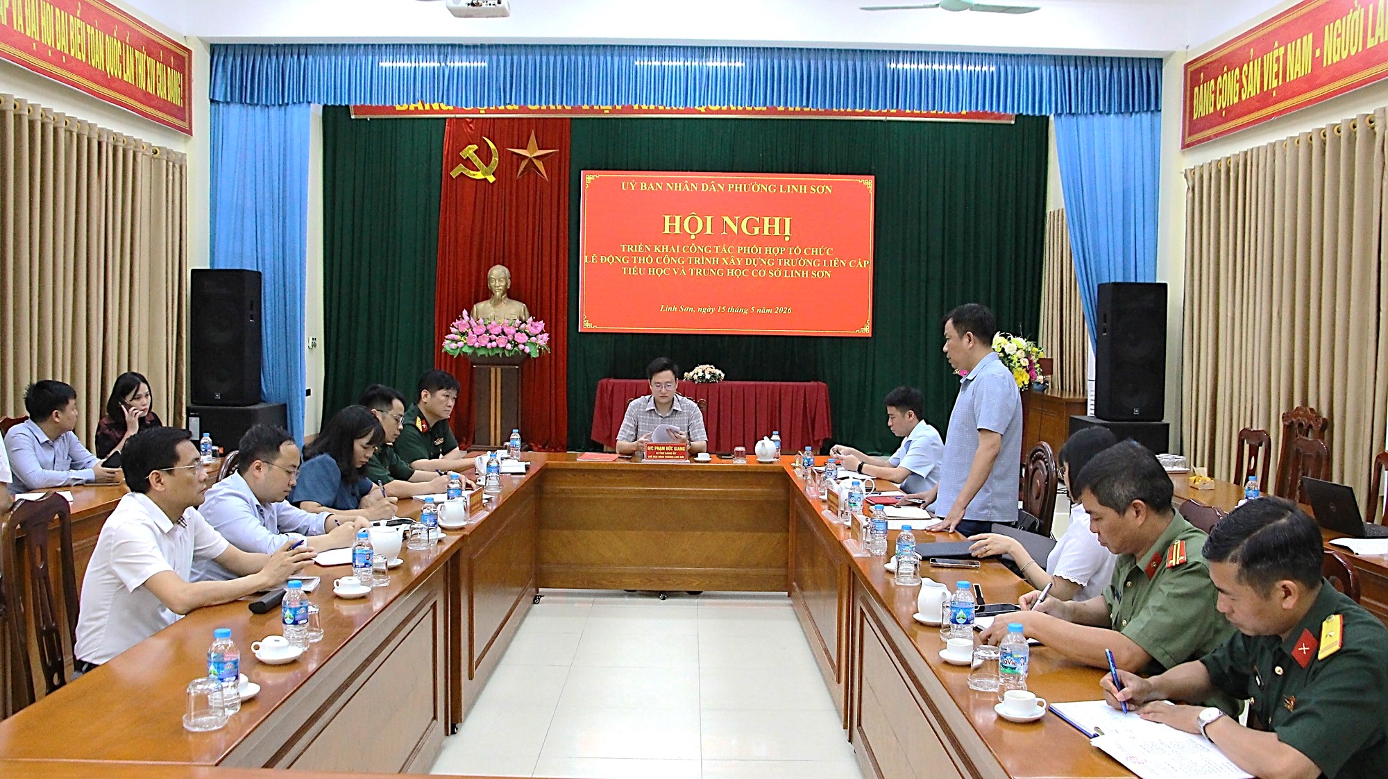 Anh-tin-bai