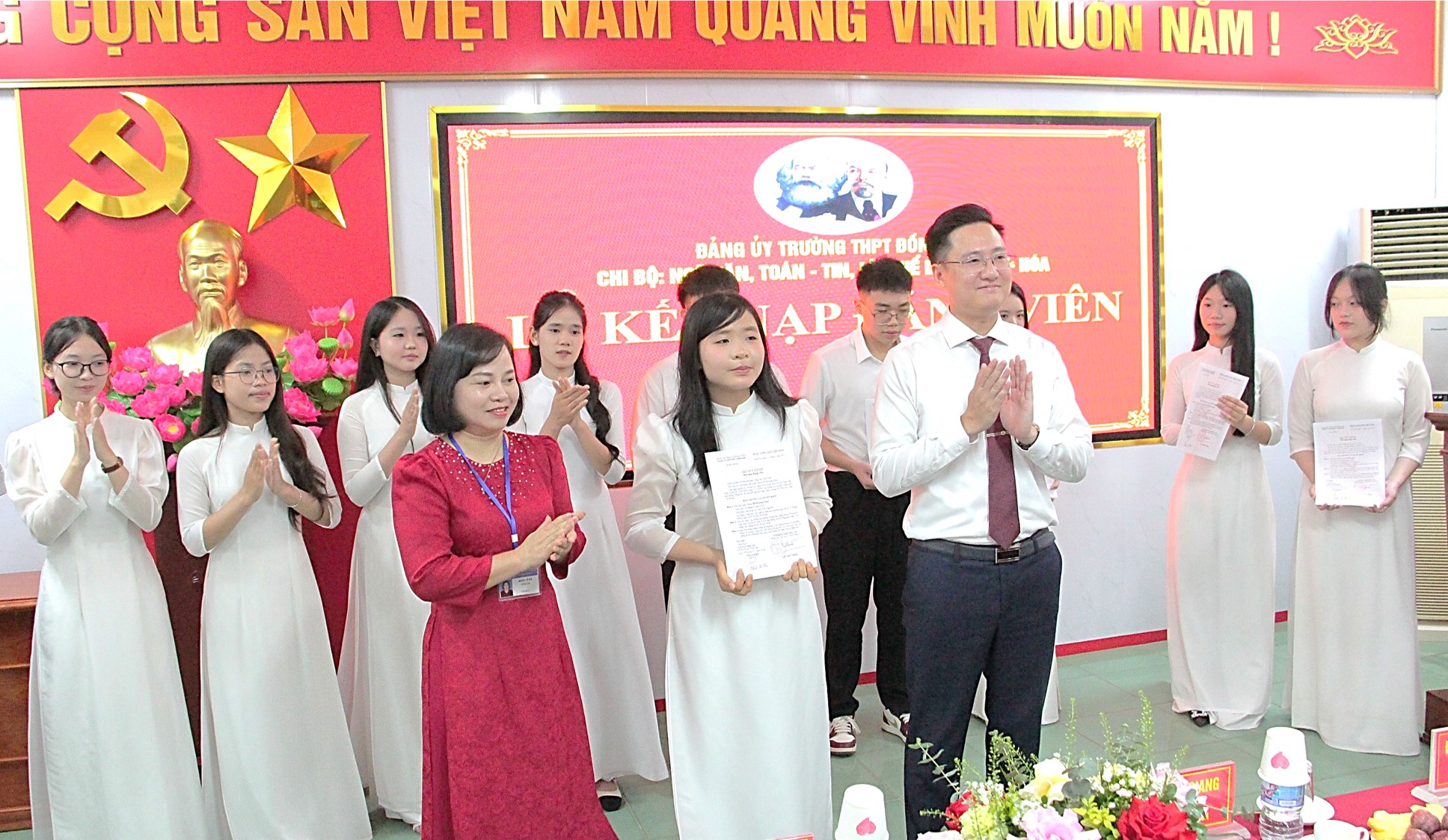 Anh-tin-bai