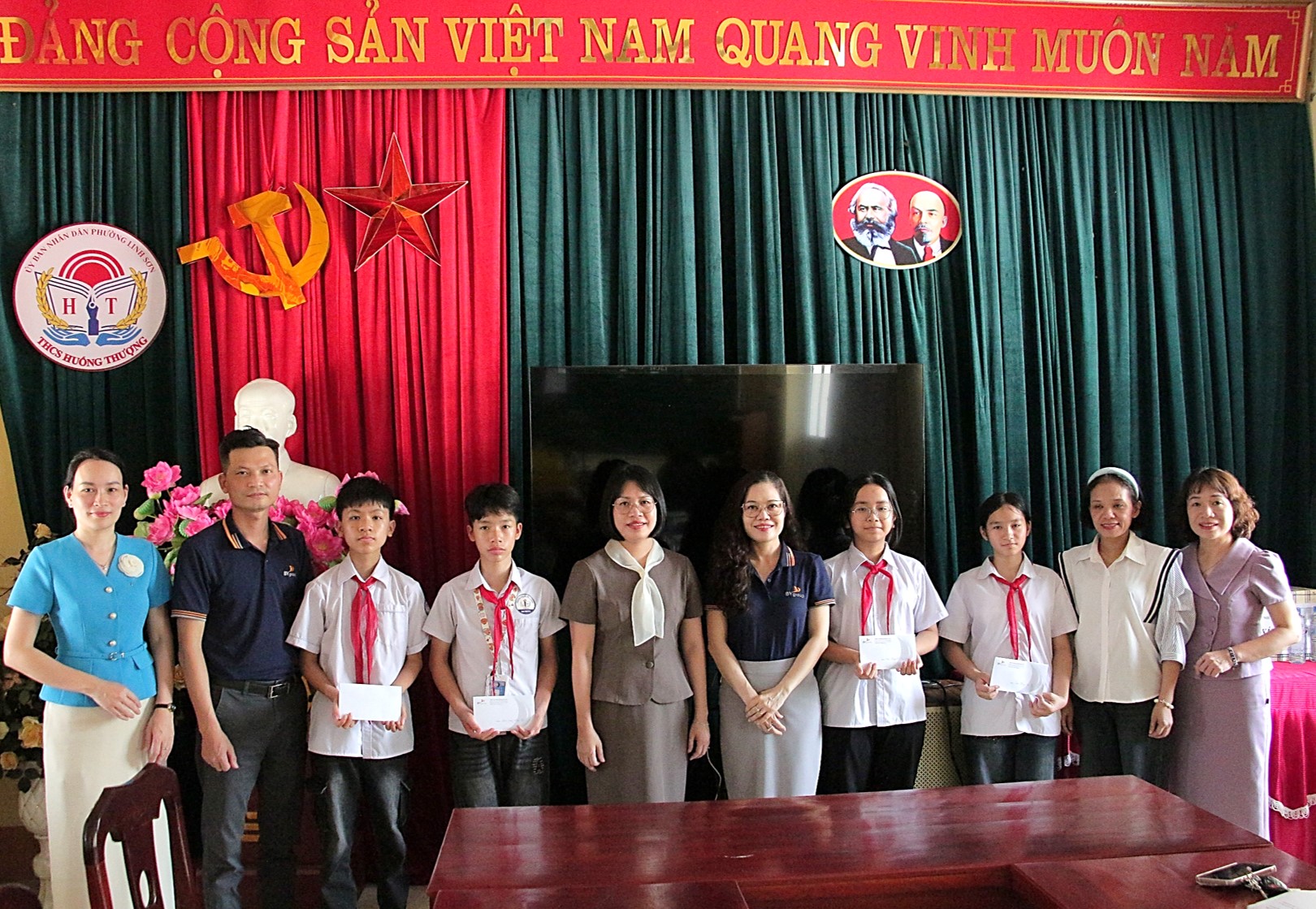 Anh-tin-bai