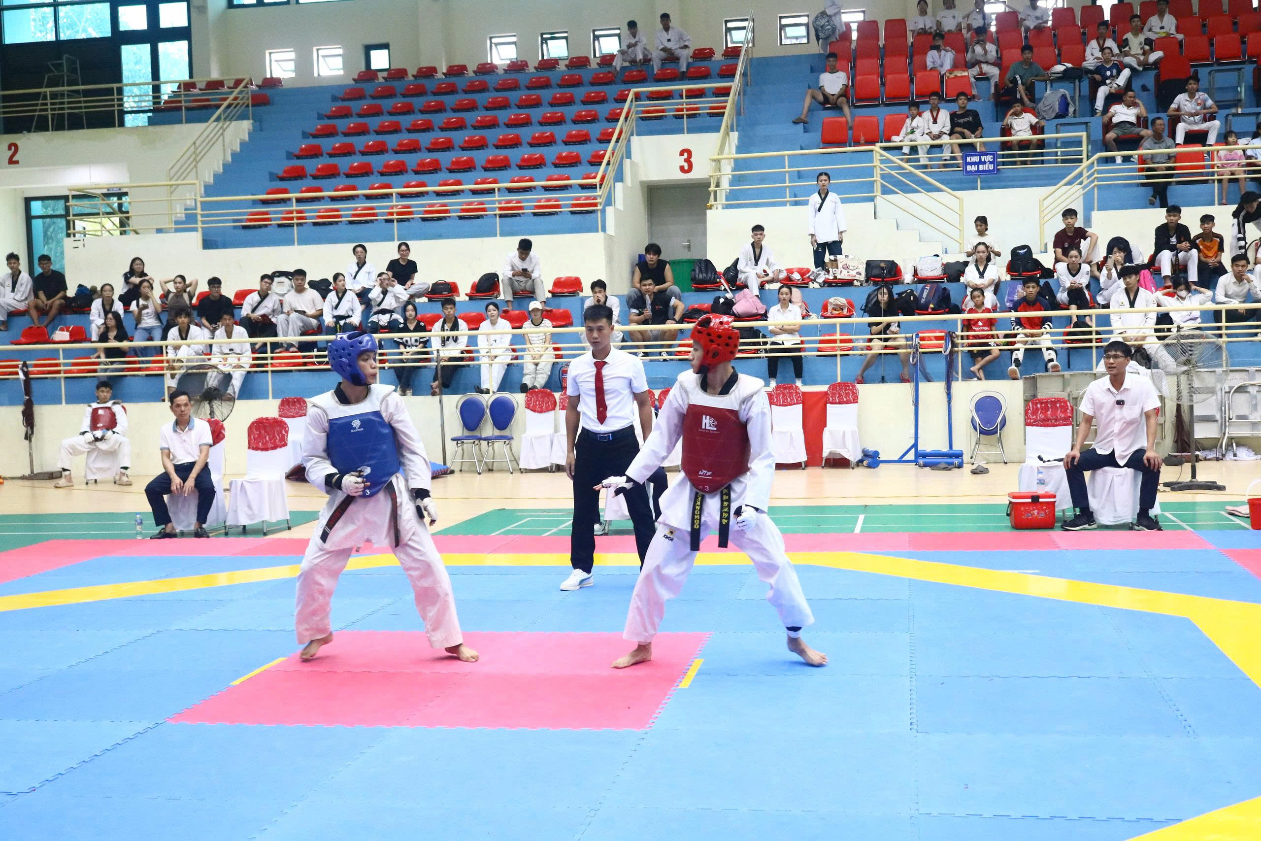 Anh-tin-bai