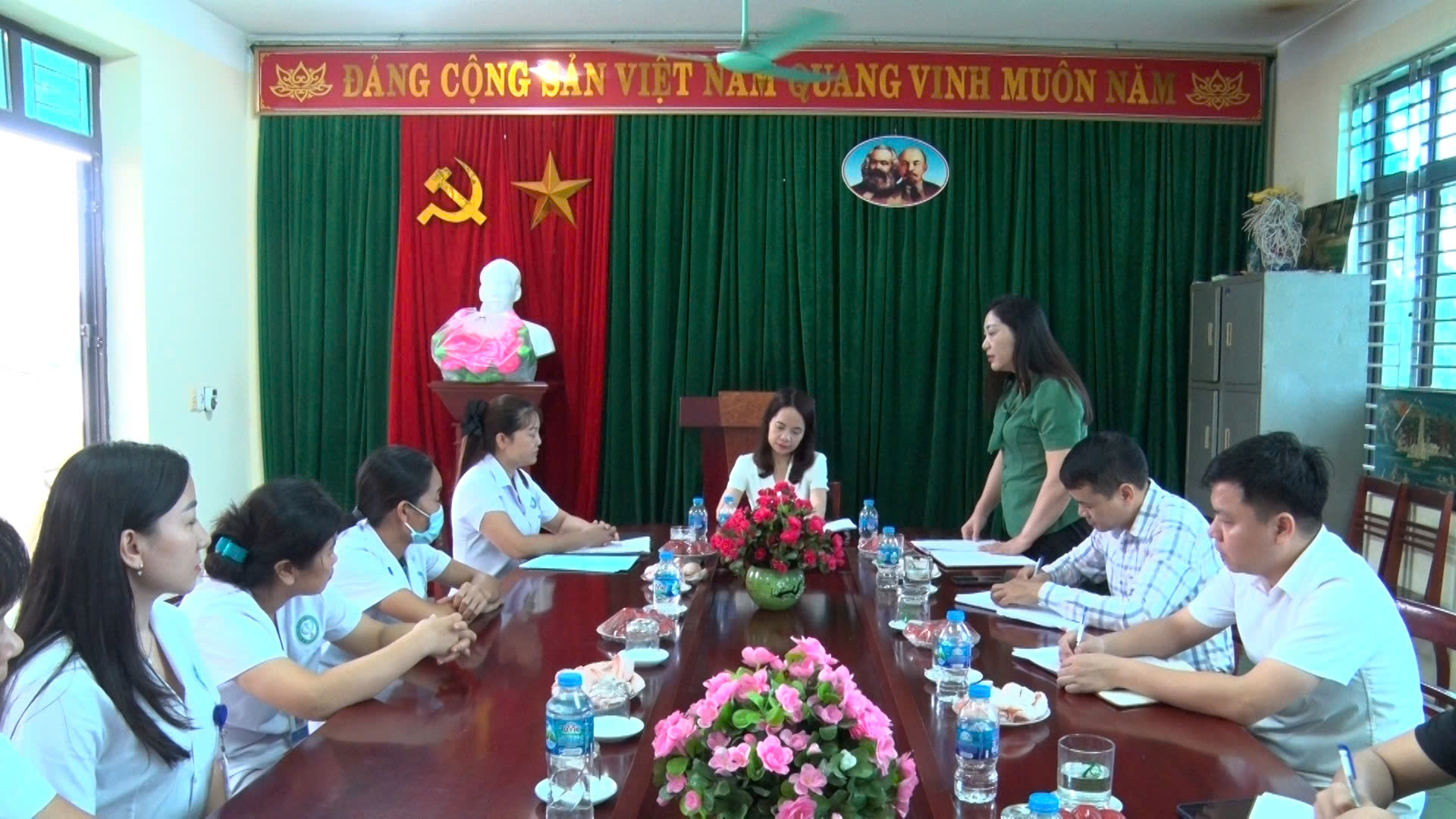 Anh-tin-bai