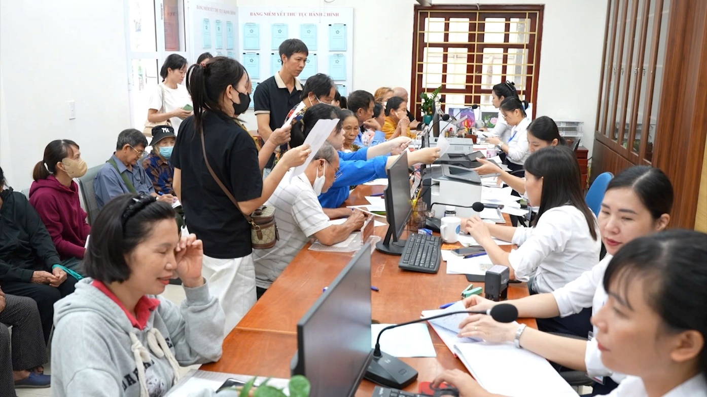 Description: H:\Desktop\ảnh trung tâm pv hành chính công.jpg
