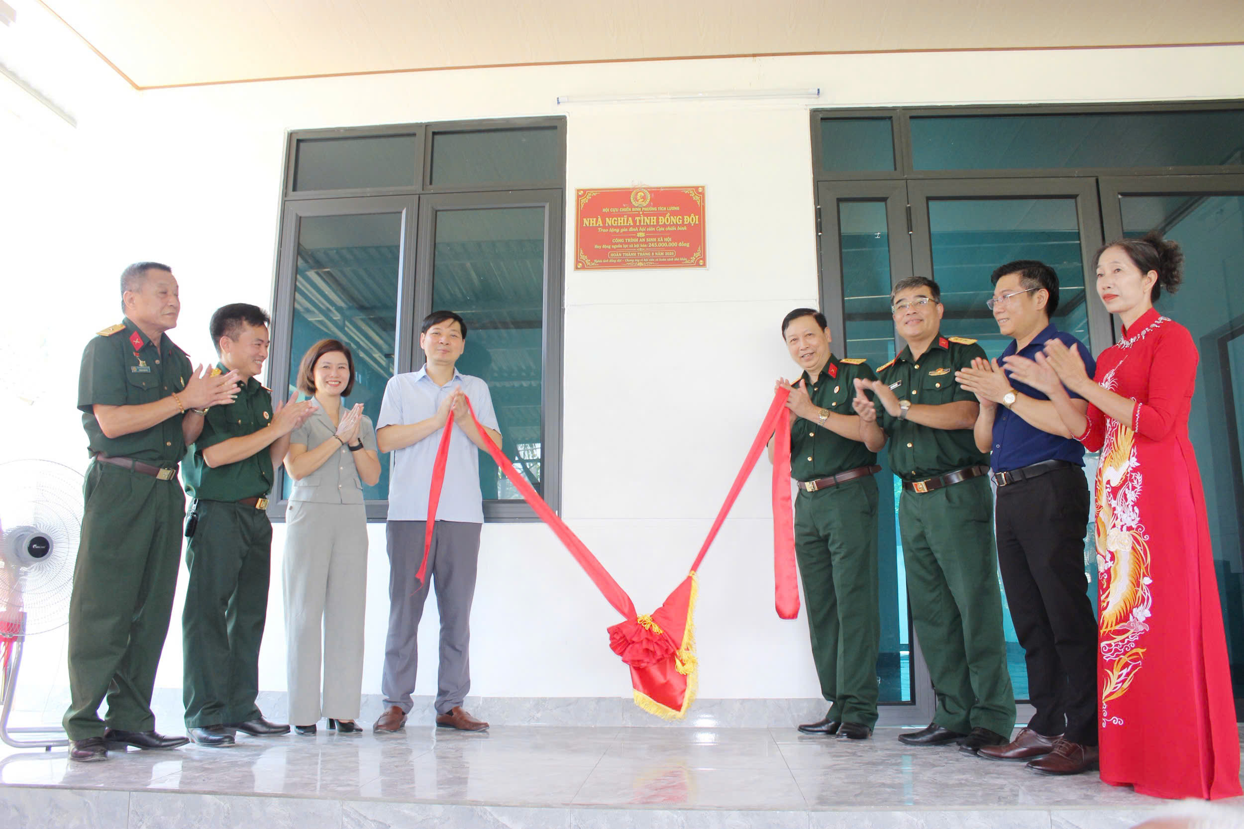 TRAO NHÀ “NGHĨA TÌNH ĐỒNG ĐỘI” CHO HỘI VIÊN CỰU CHIẾN BINH PHƯỜNG TÍCH LƯƠNG