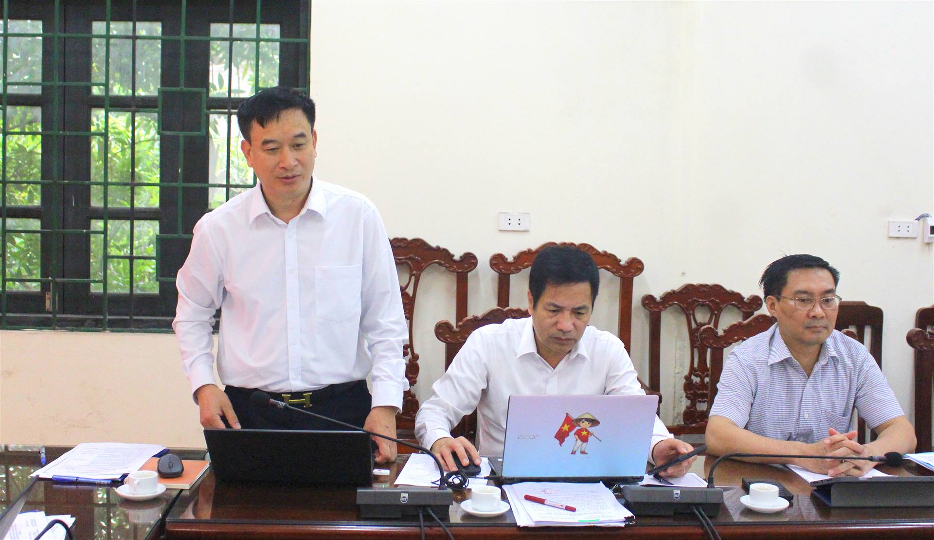Anh-tin-bai