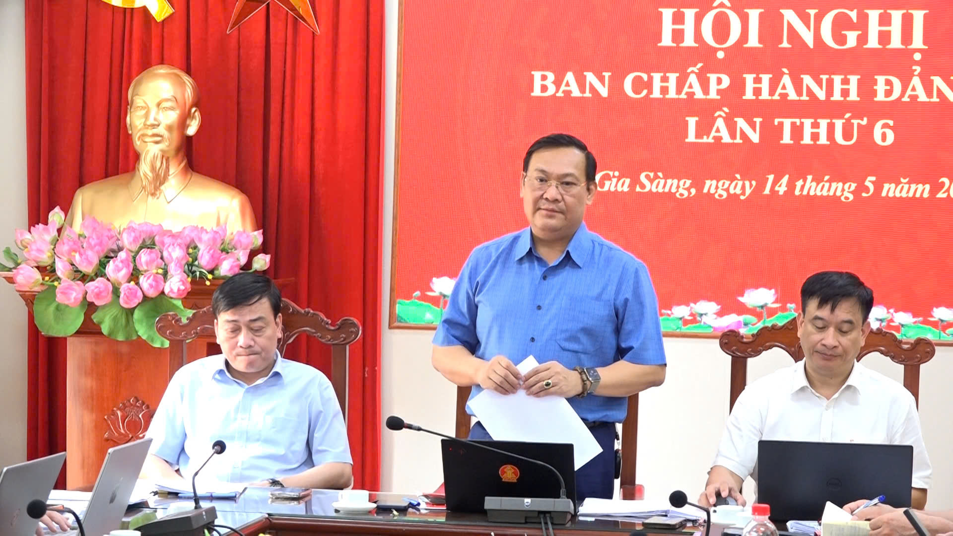 Anh-tin-bai
