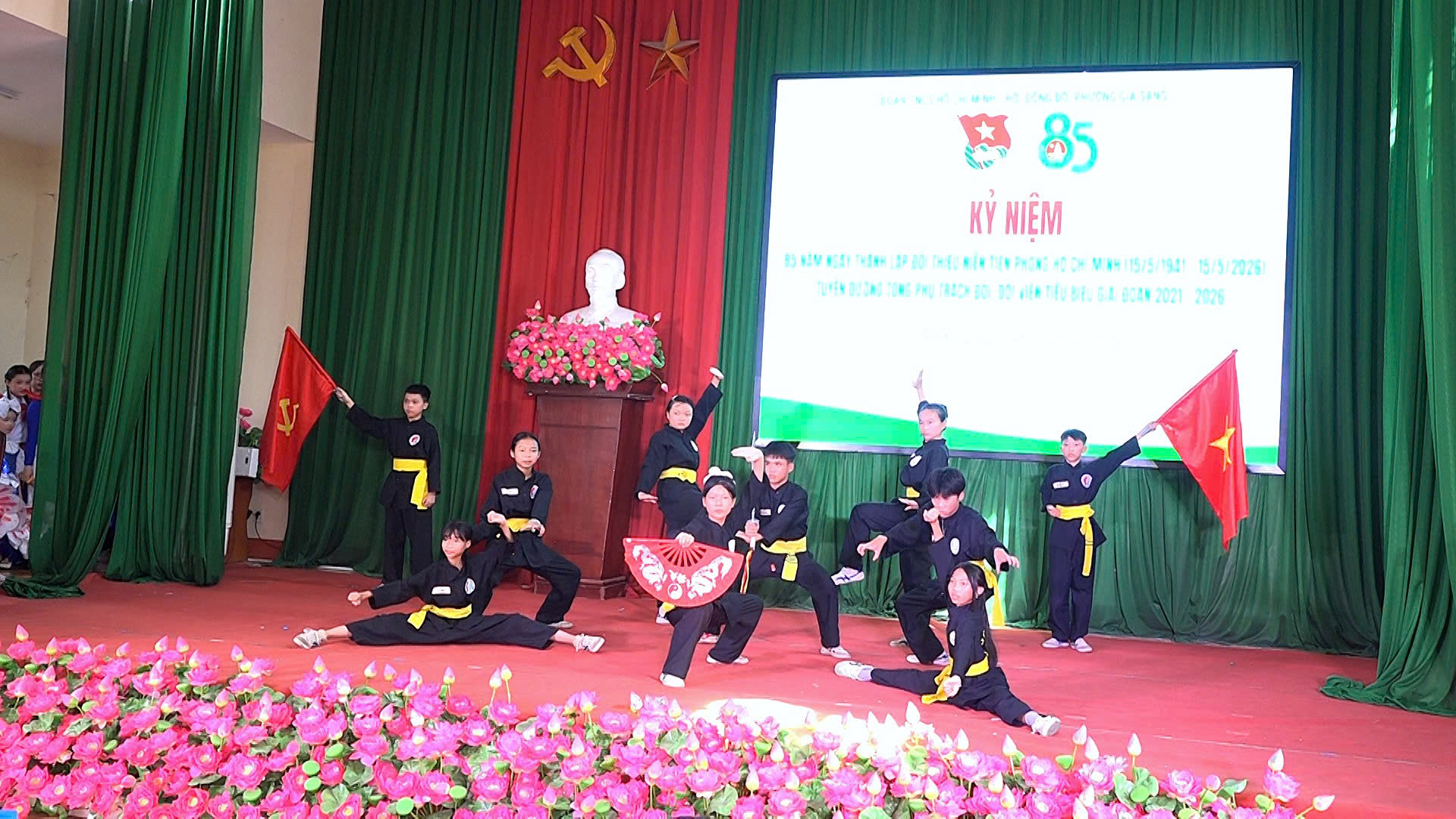 Anh-tin-bai