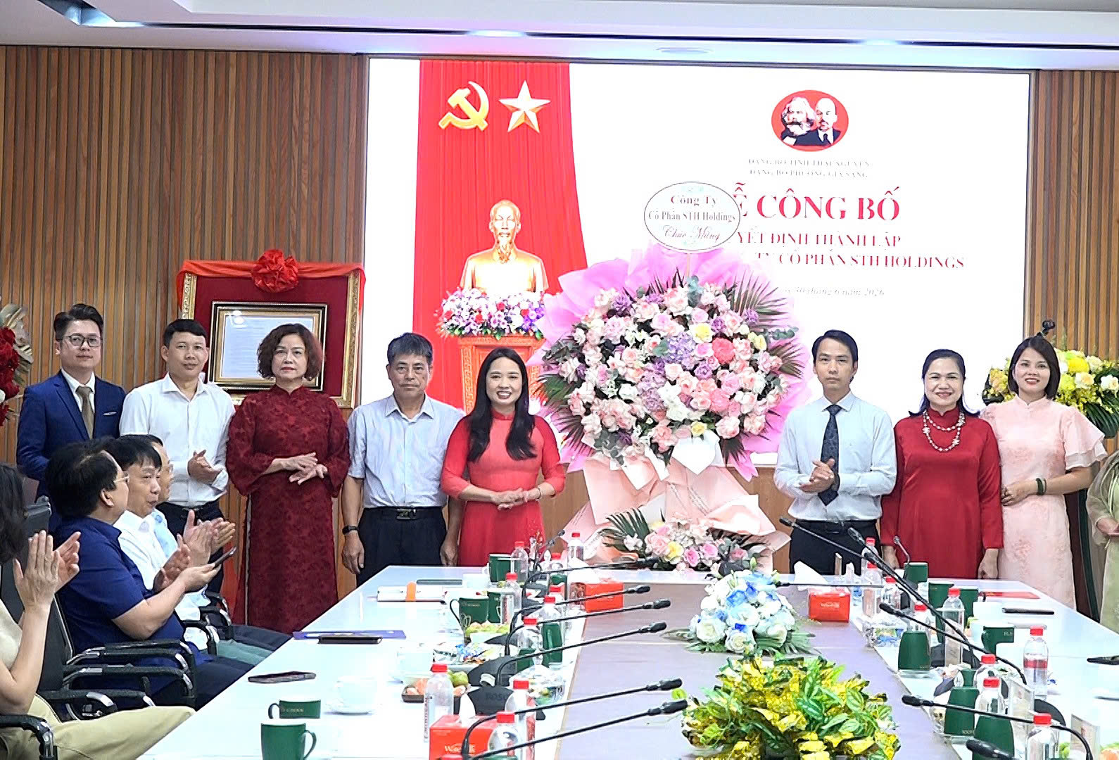 Anh-tin-bai