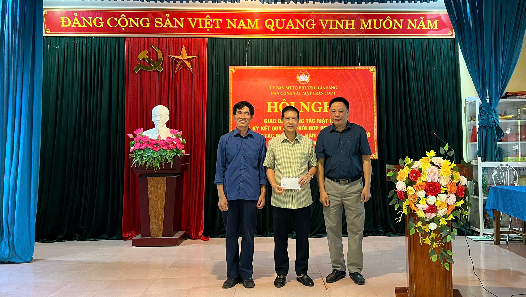 Anh-tin-bai