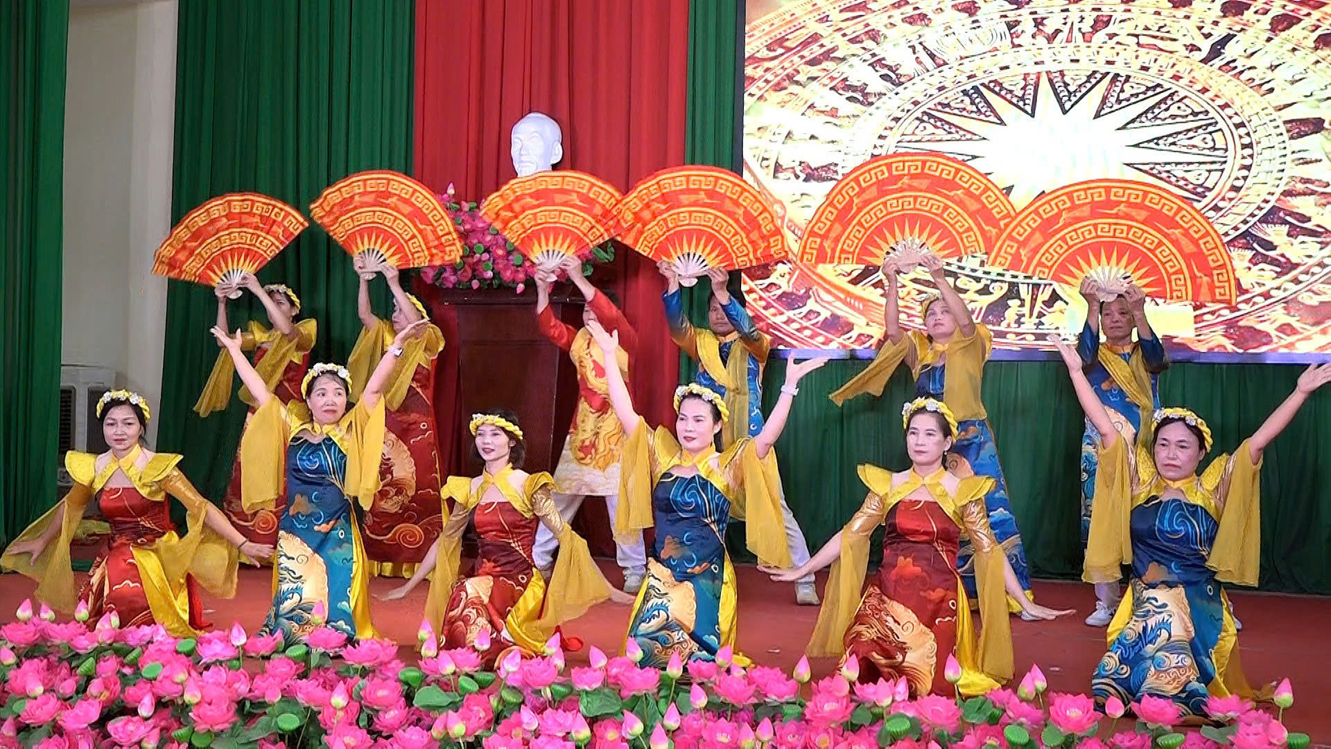 Anh-tin-bai